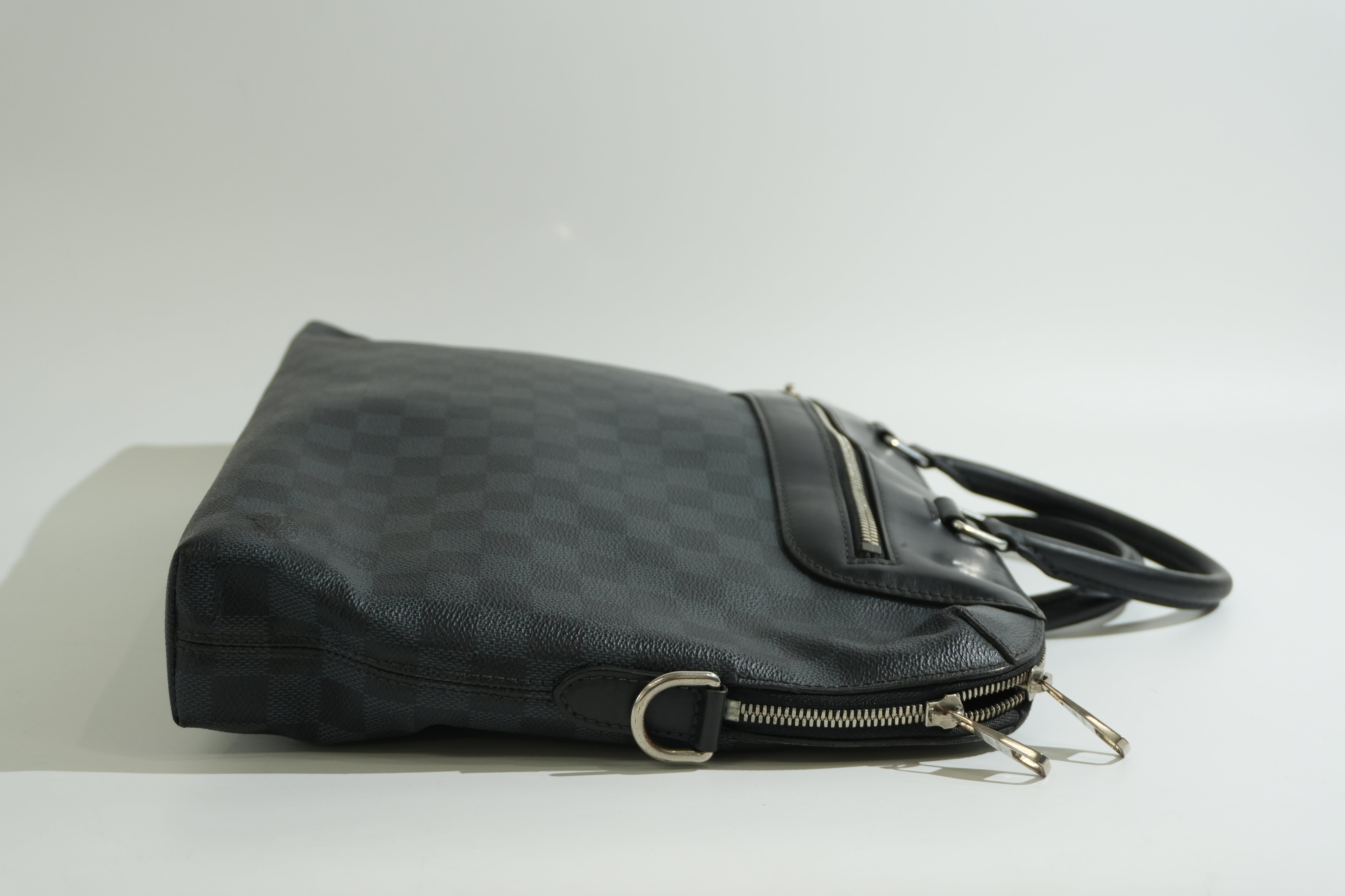 Pre-owned Louis Vuitton Damier Graphite Messenger Handbag