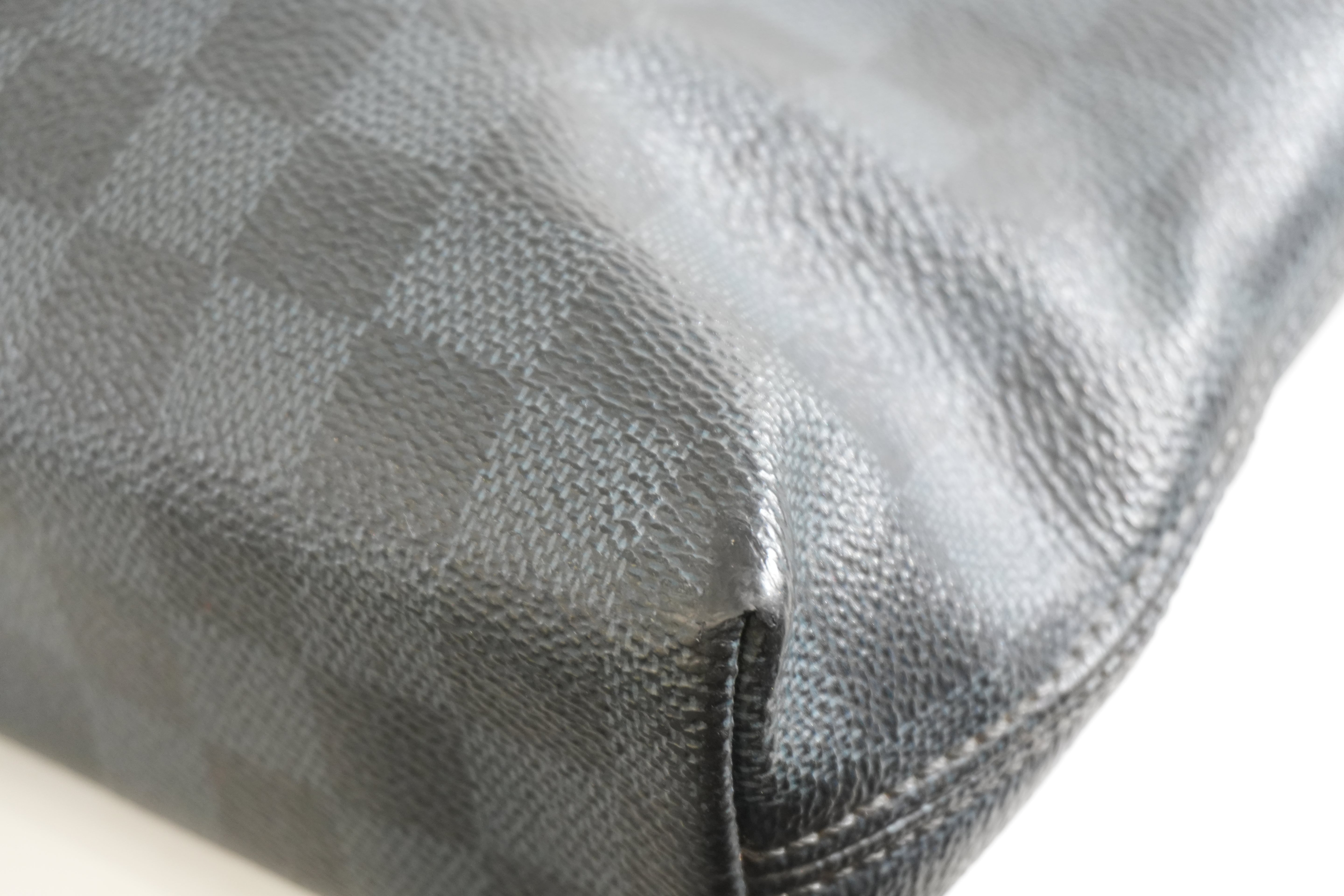 Pre-owned Louis Vuitton Damier Graphite Messenger Handbag