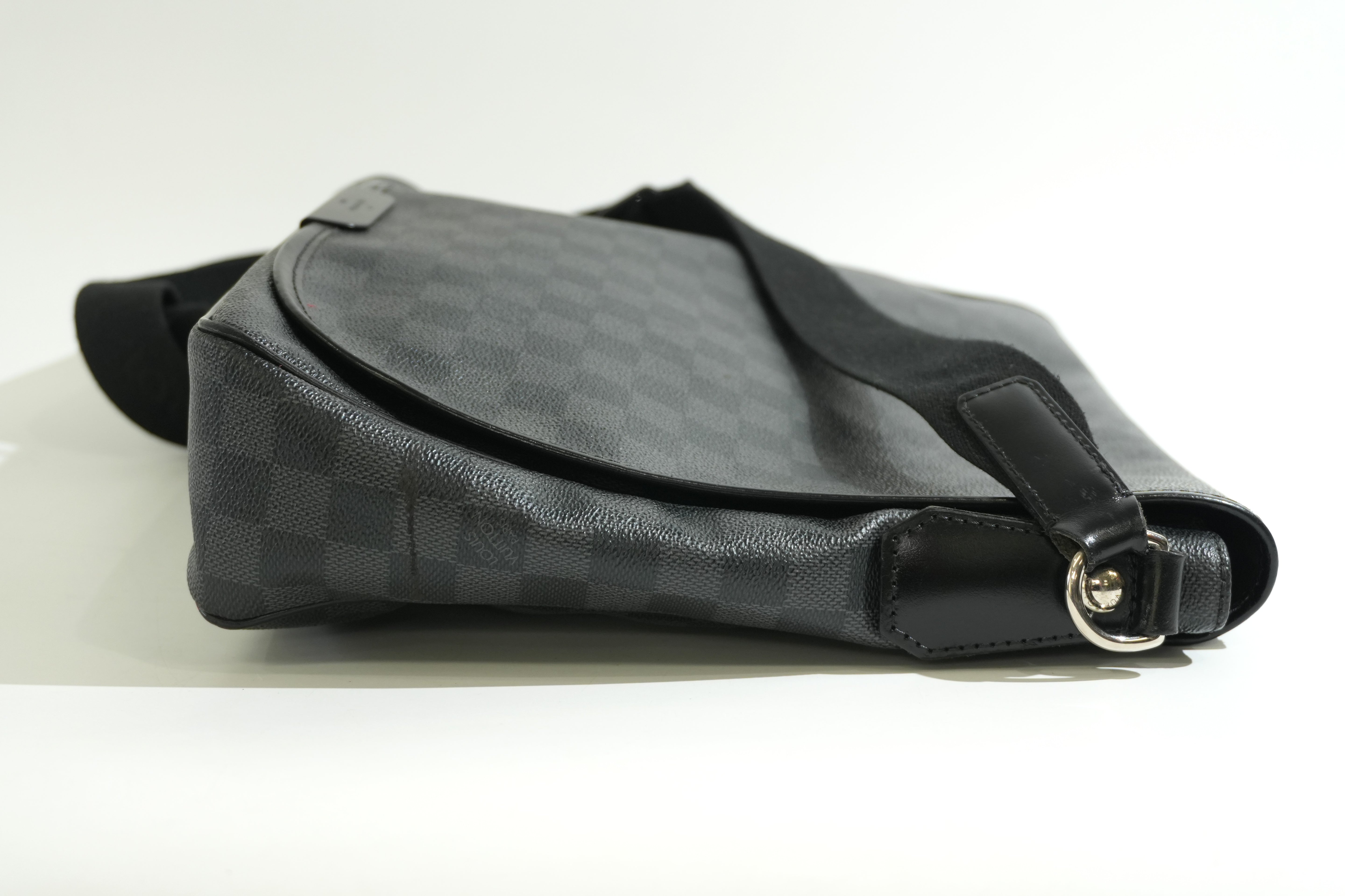 Pre-owned Louis Vuitton Damier Graphite Messenger Crossbody Bag