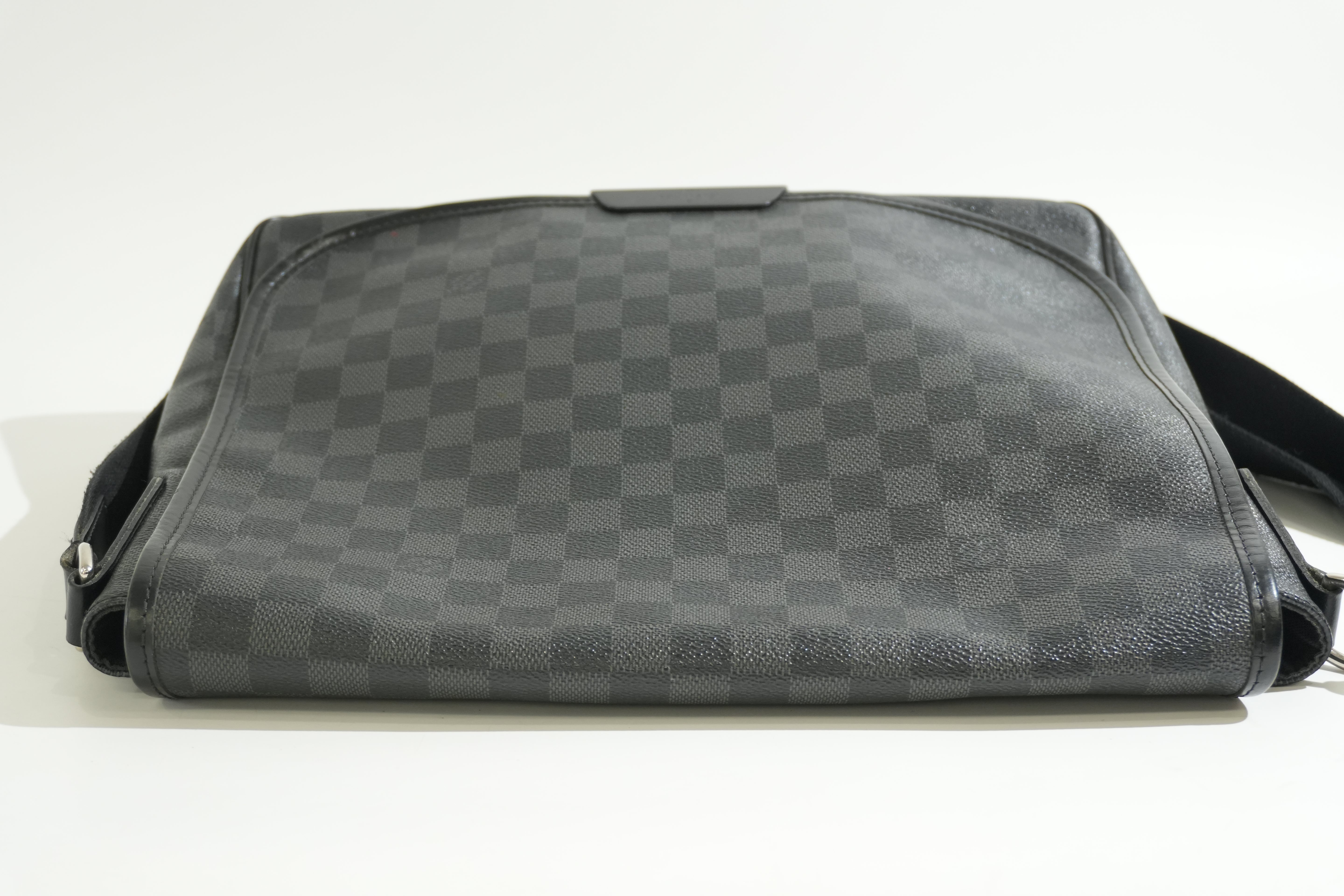 Pre-owned Louis Vuitton Damier Graphite Messenger Crossbody Bag