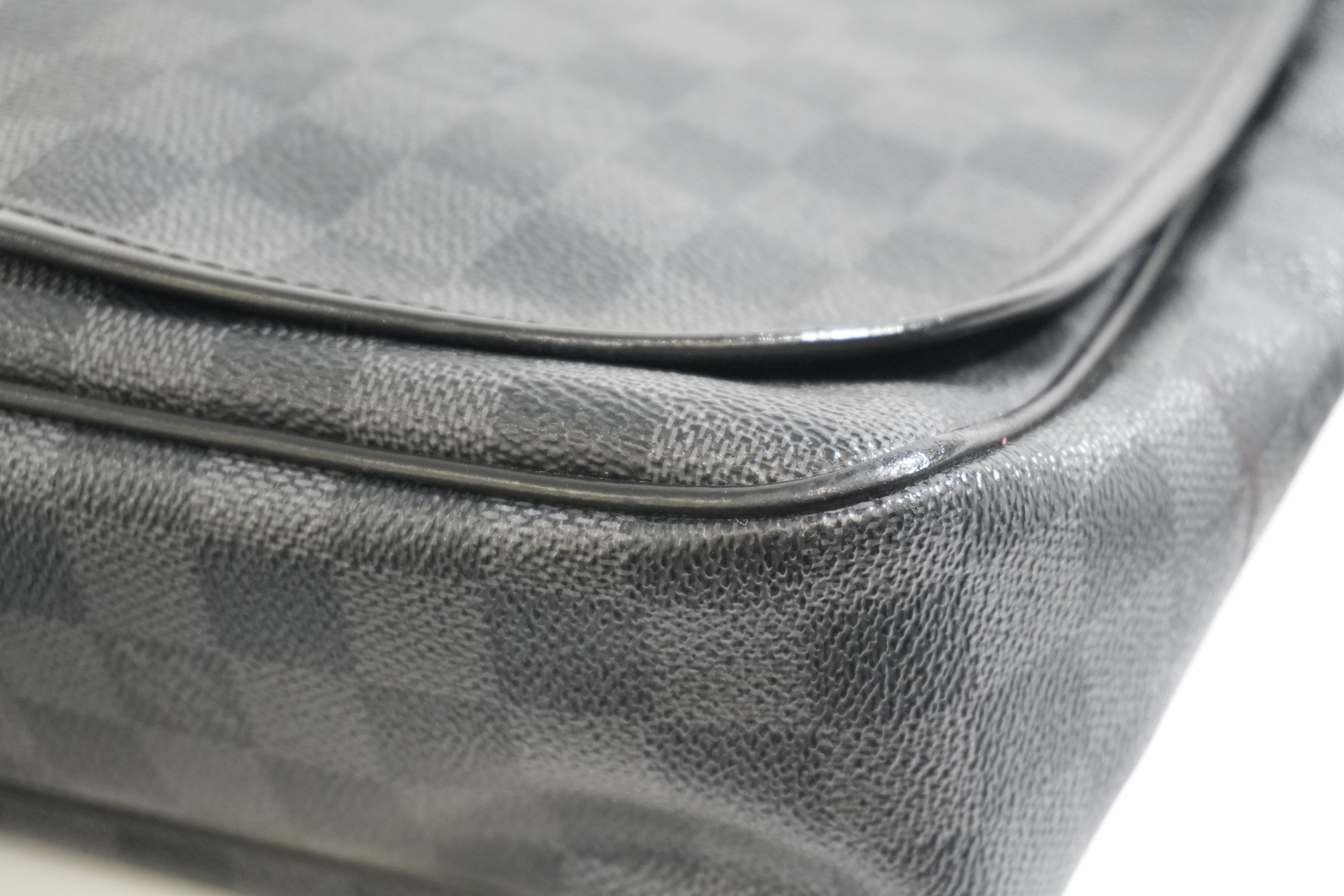 Pre-owned Louis Vuitton Damier Graphite Messenger Crossbody Bag