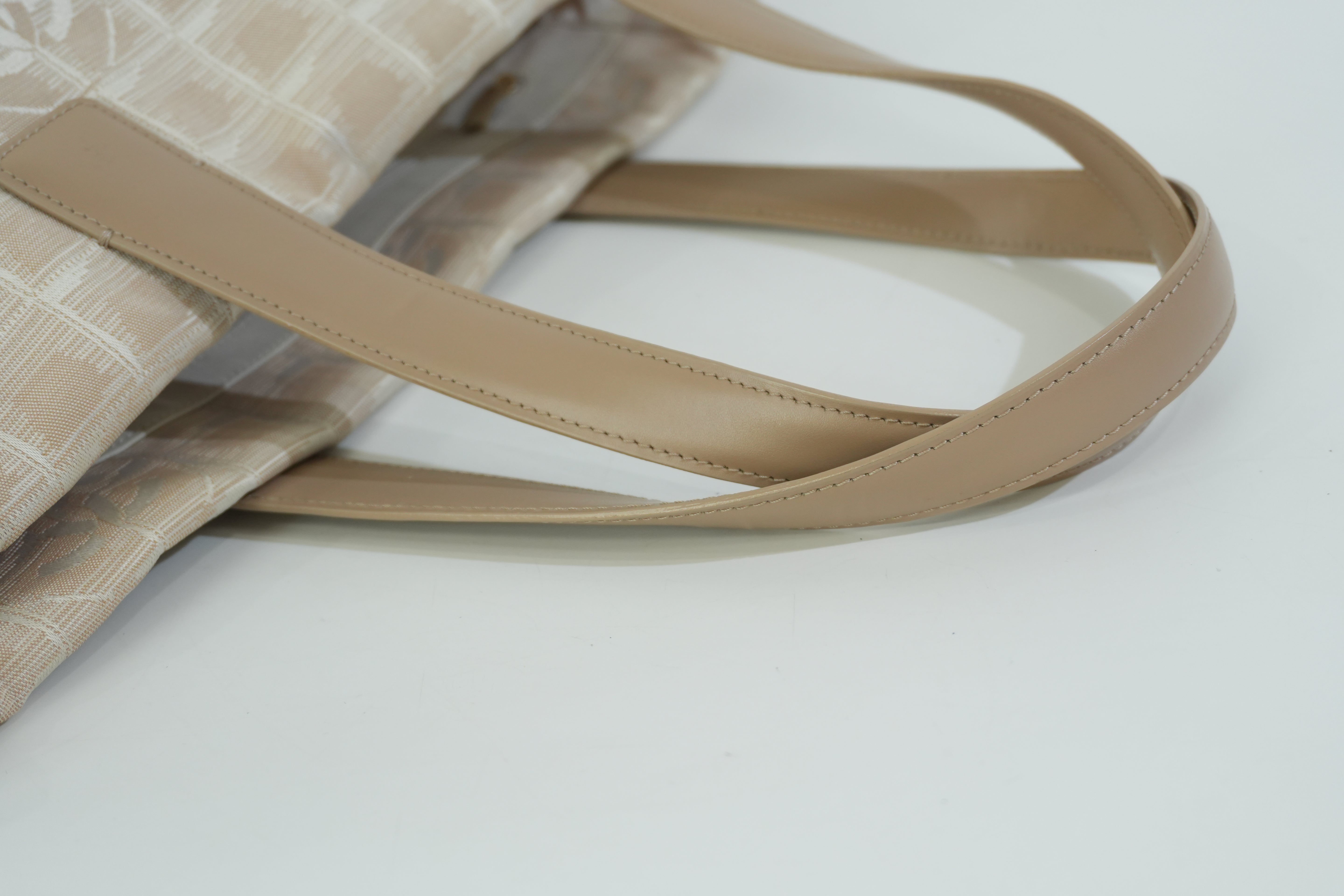 Pre-owned Chanel New Travel Line Tote Bag Beige