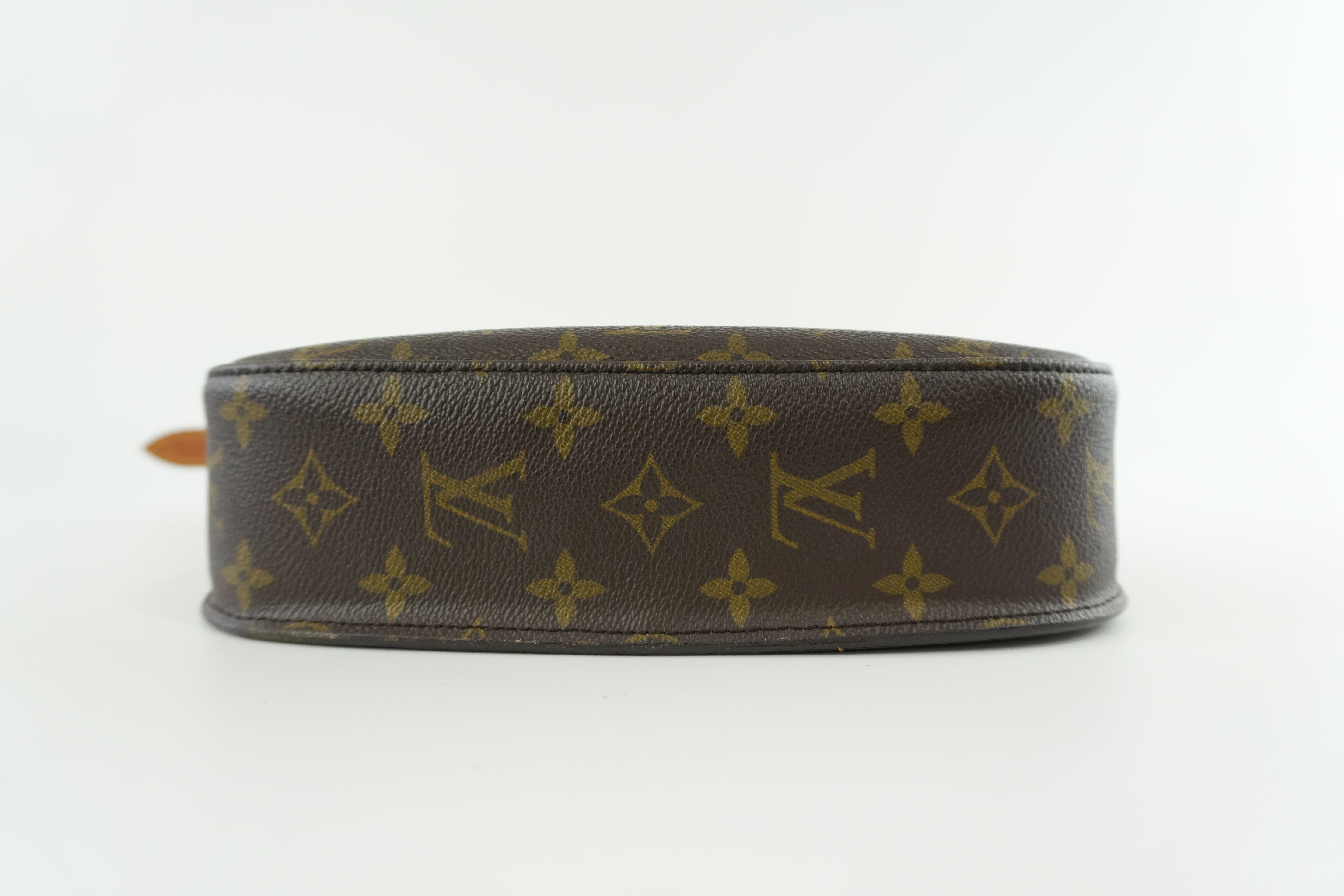 Pre-owned Louis Vuitton Monogram Saint Cloud GM Shoulder Bag