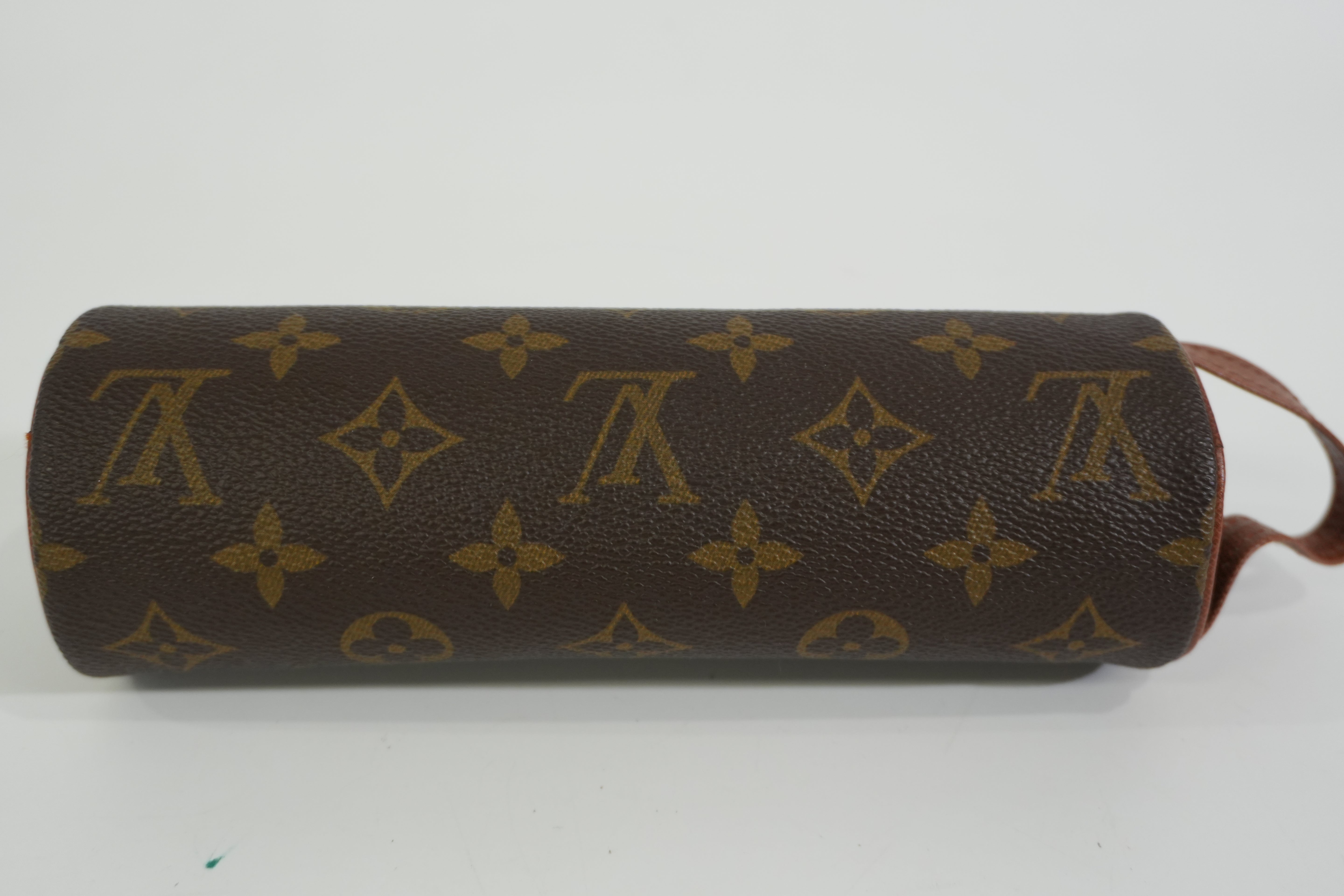 Pre-owned Louis Vuitton Monogram Round Pen Case