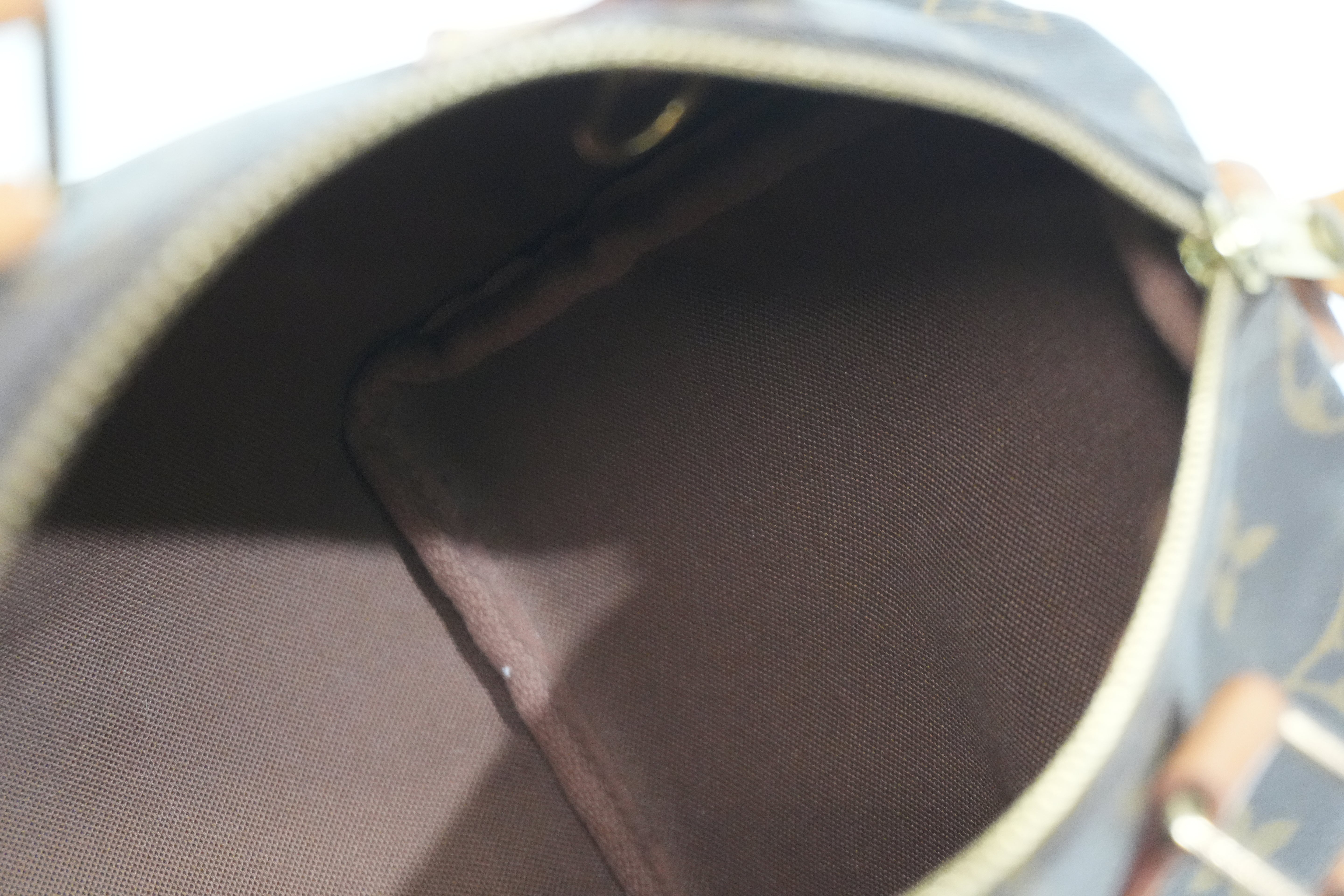 Pre-owned Louis Vuitton Monogram Speedy 25 Handbag