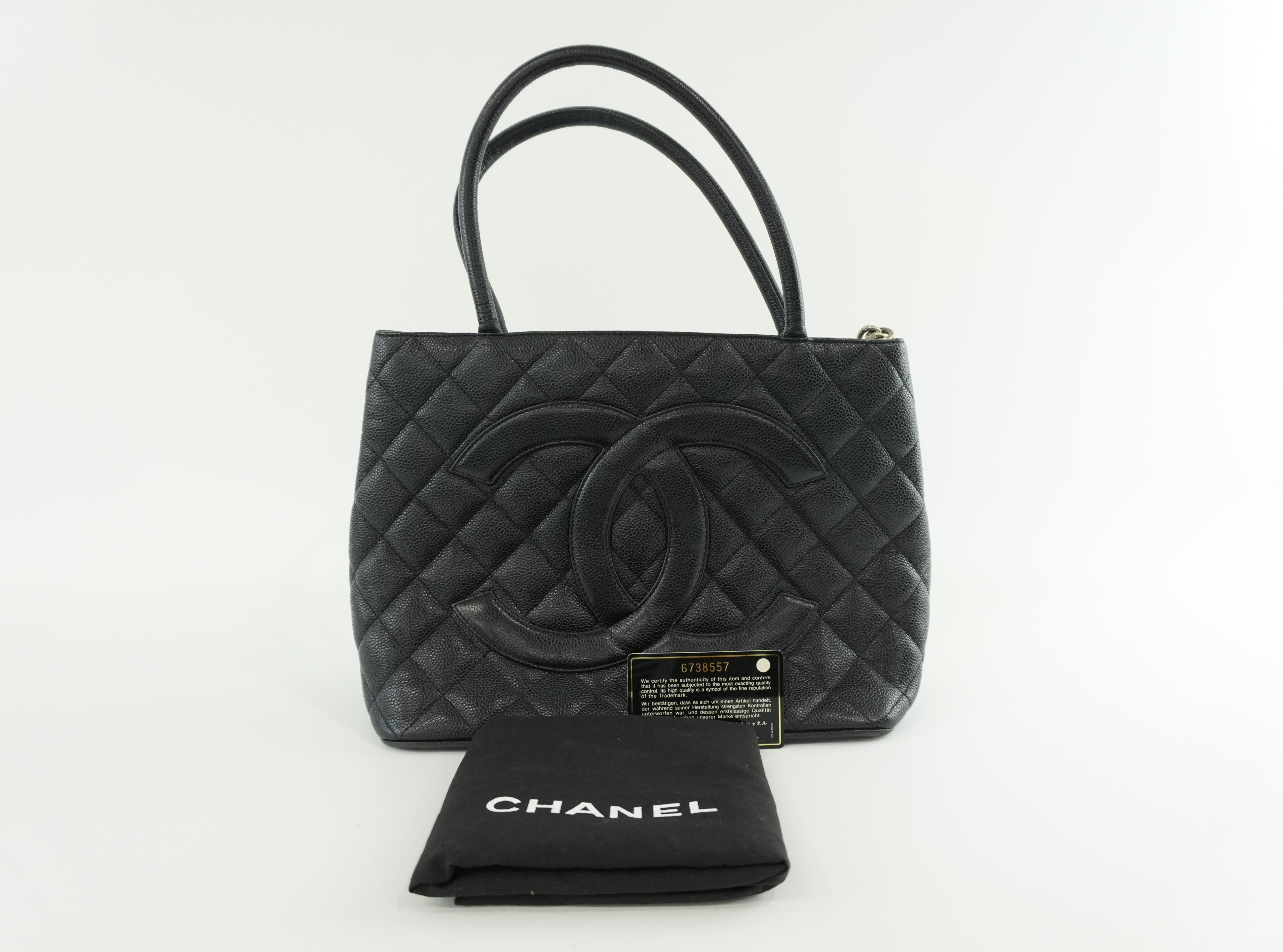 Pre-owned Chanel Medallion Caviar Tote Bag Silver Hardware Black Used