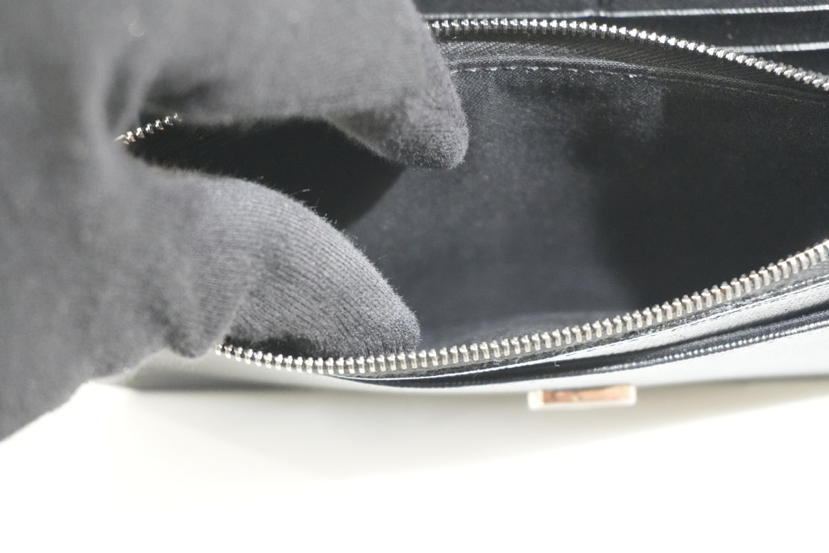 Pre-Owned FENDI Carlito Wallet on Chain Black