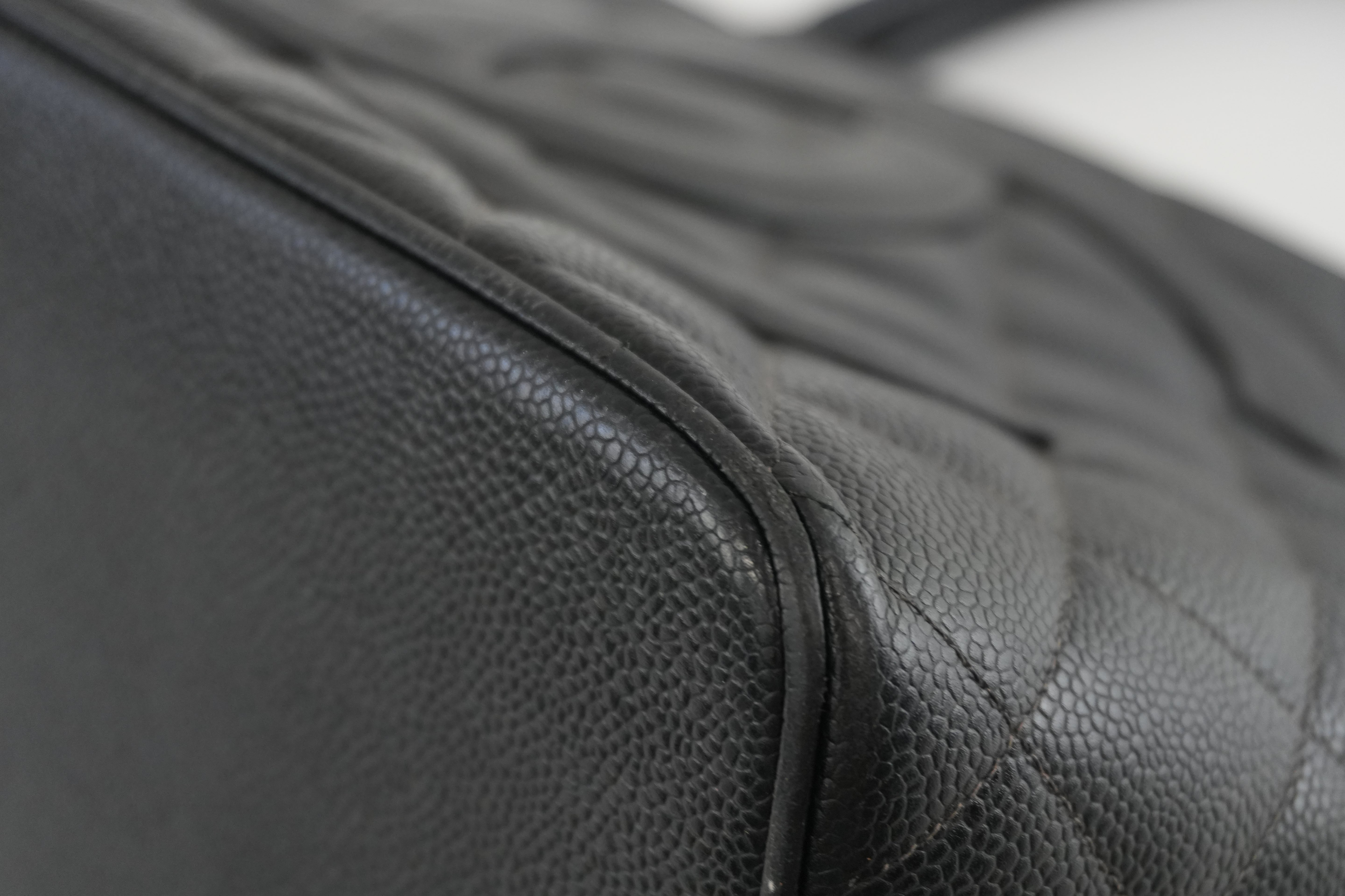 Pre-owned Chanel Medallion Caviar Tote Bag Gold Hardware Black