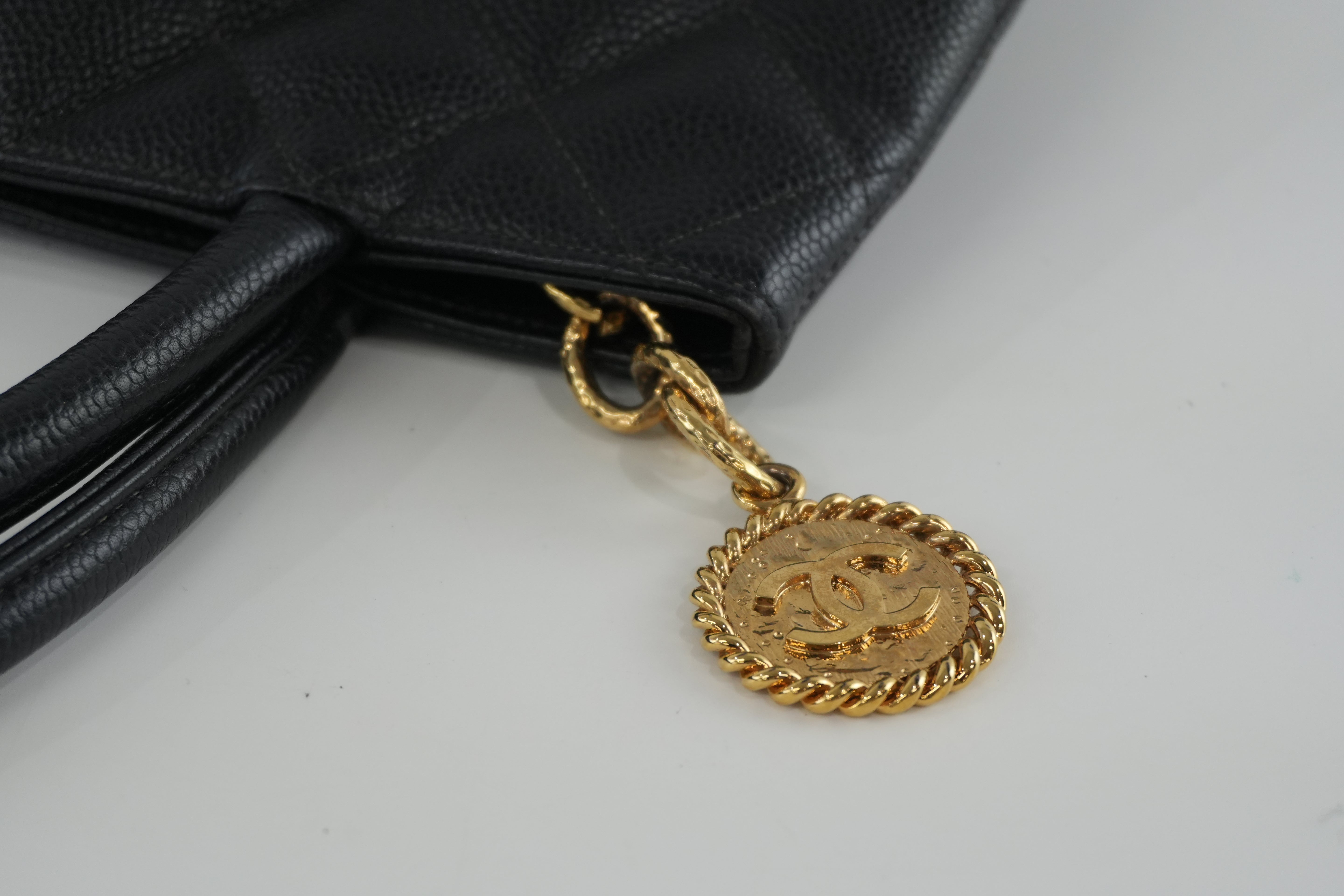 Pre-owned Chanel Medallion Caviar Tote Bag Gold Hardware Black