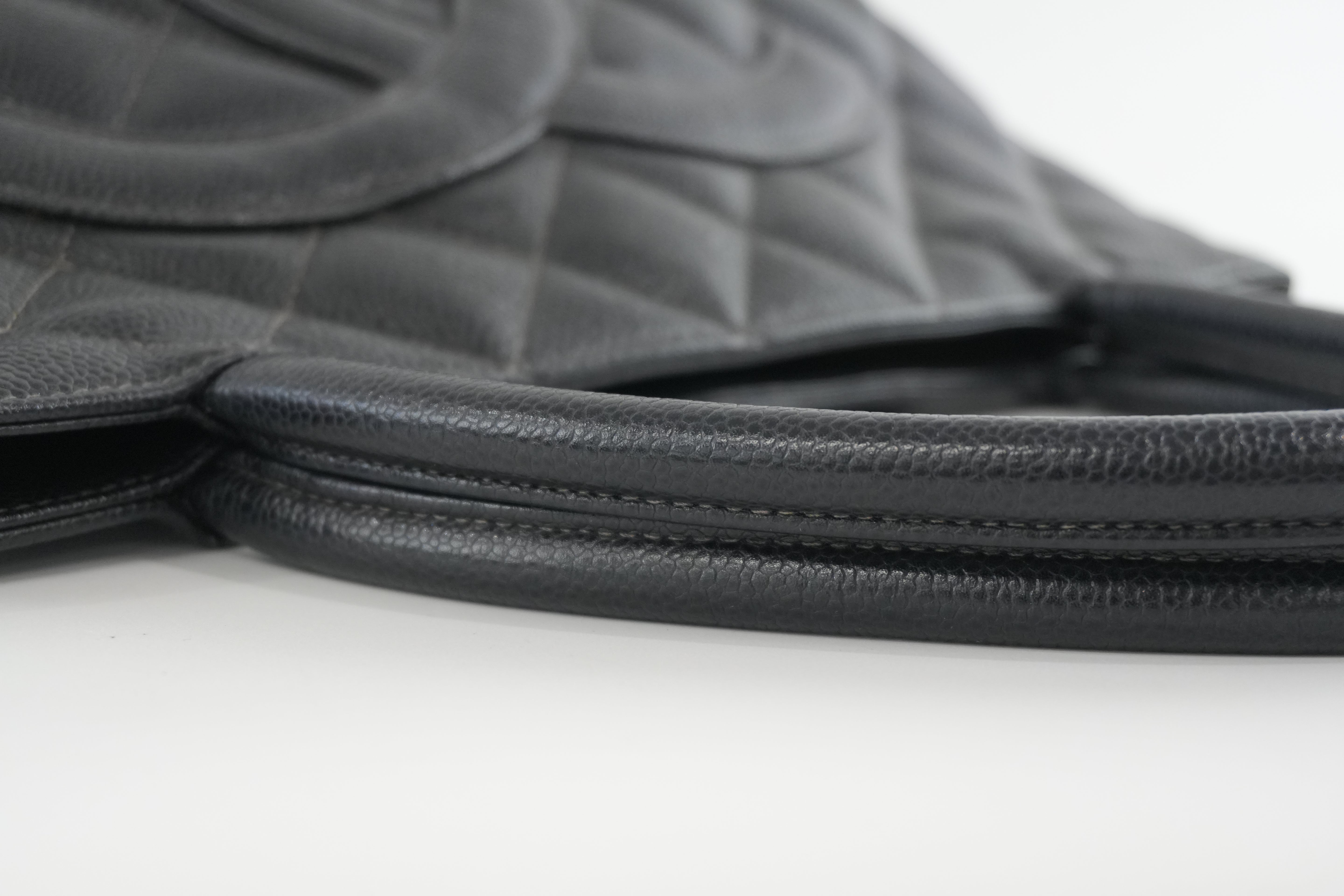 Pre-owned Chanel Medallion Caviar Tote Bag Gold Hardware Black