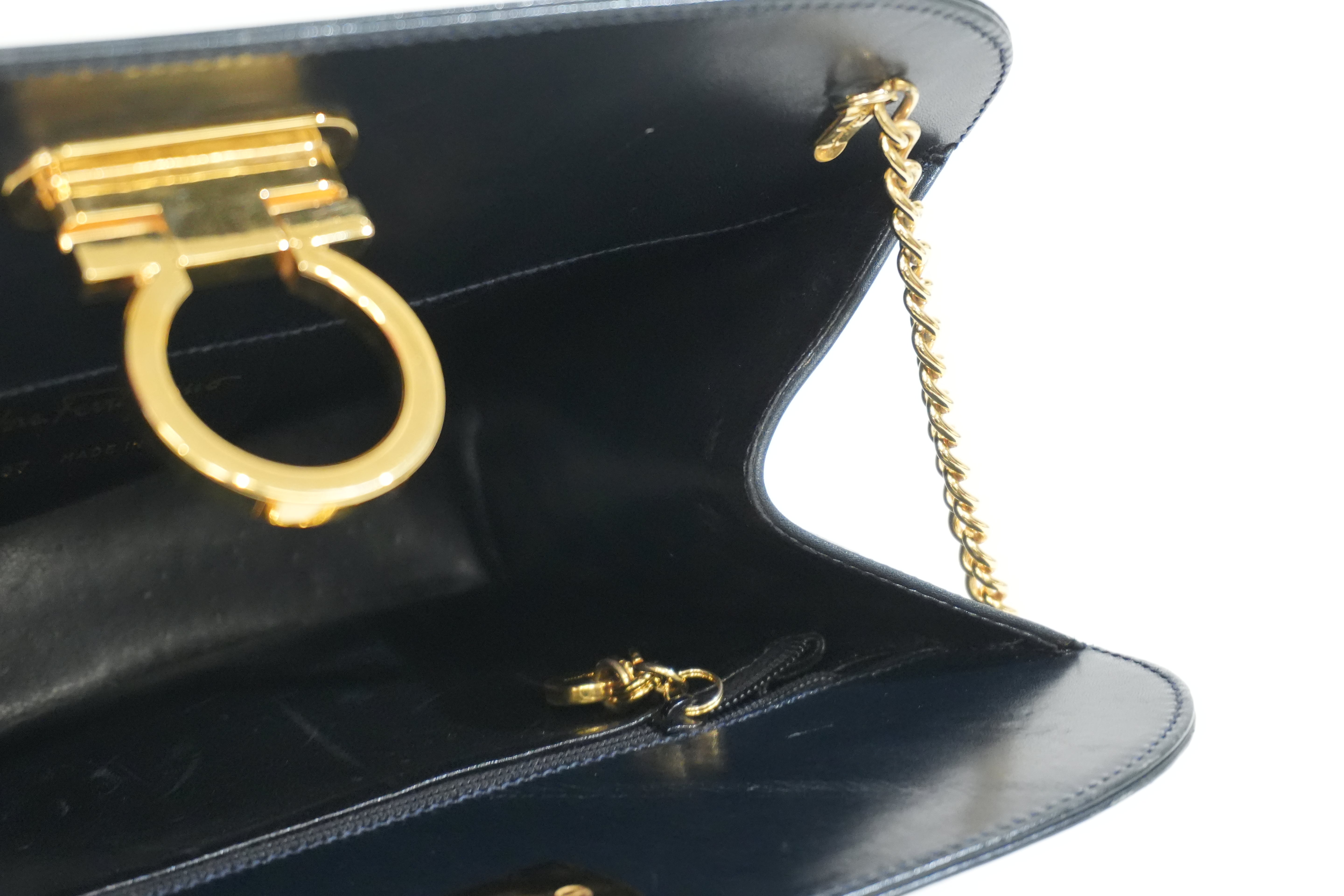 Pre-owned Ferragamo Chain Shoulder Bag Blue