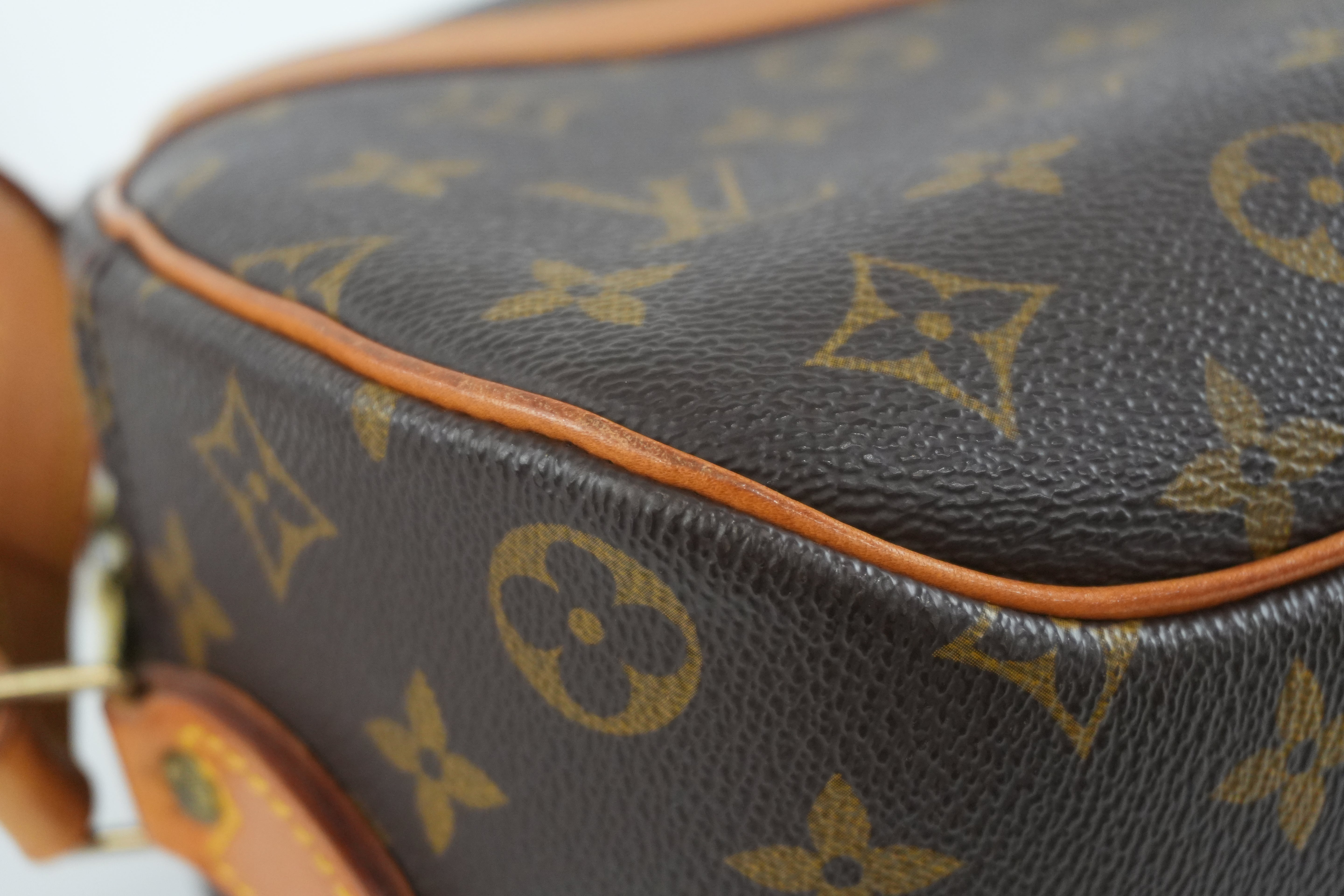 Pre-owned Louis Vuitton Monogram Blois Crossbody