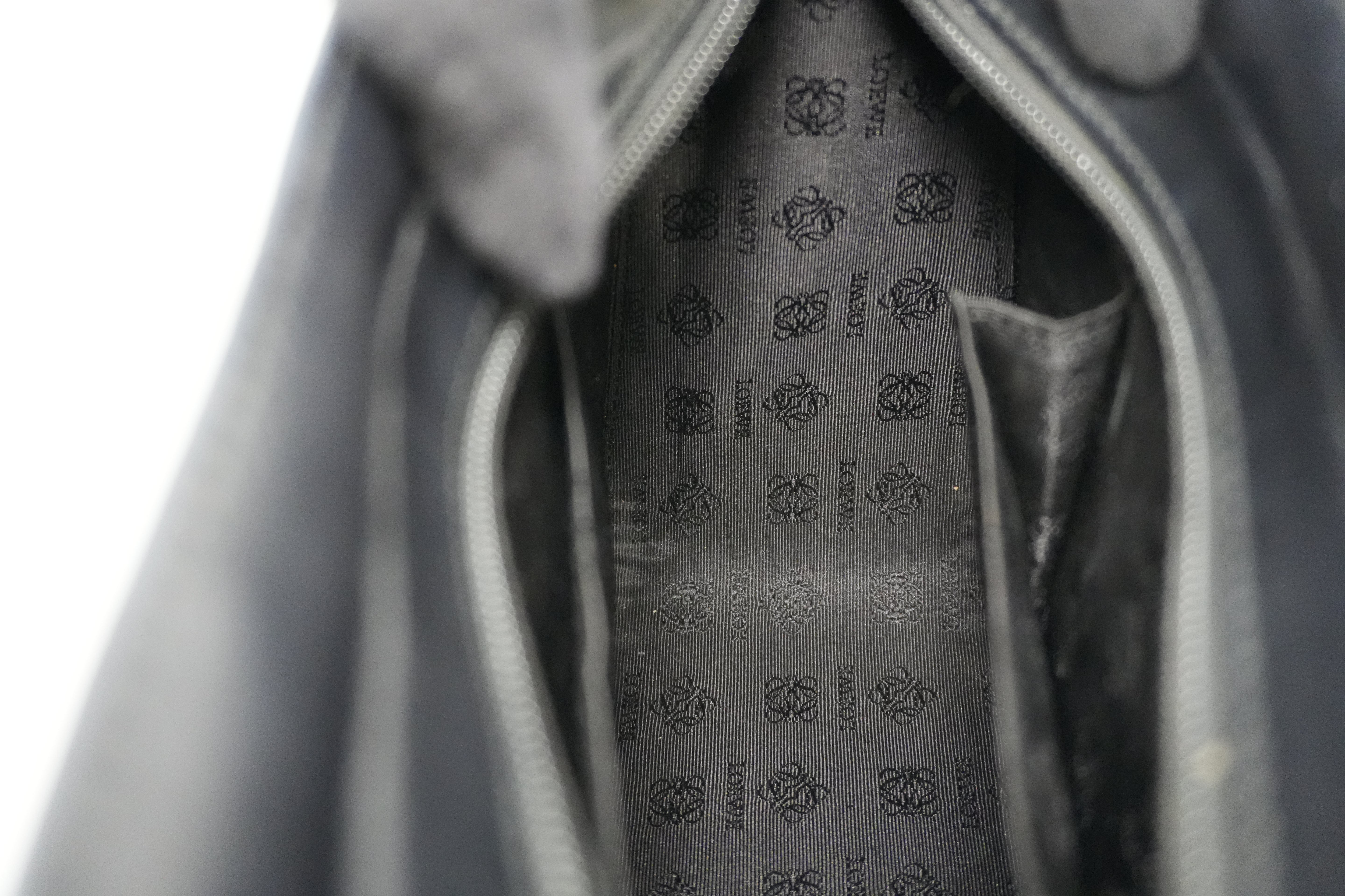 Pre-owned Loewe Shoulder Bag Black