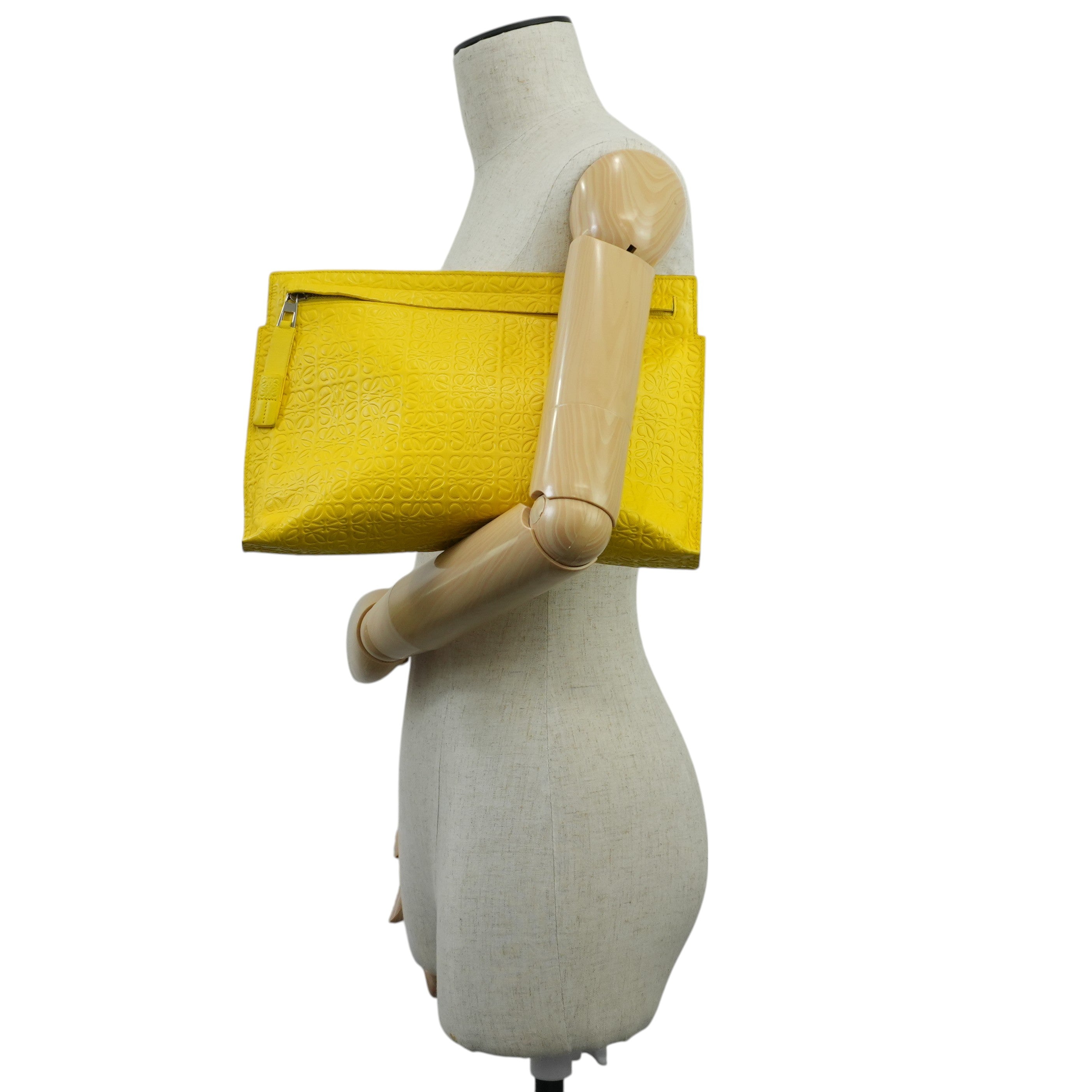 Pre-owned Loewe Leather Clutch Bag Yellow