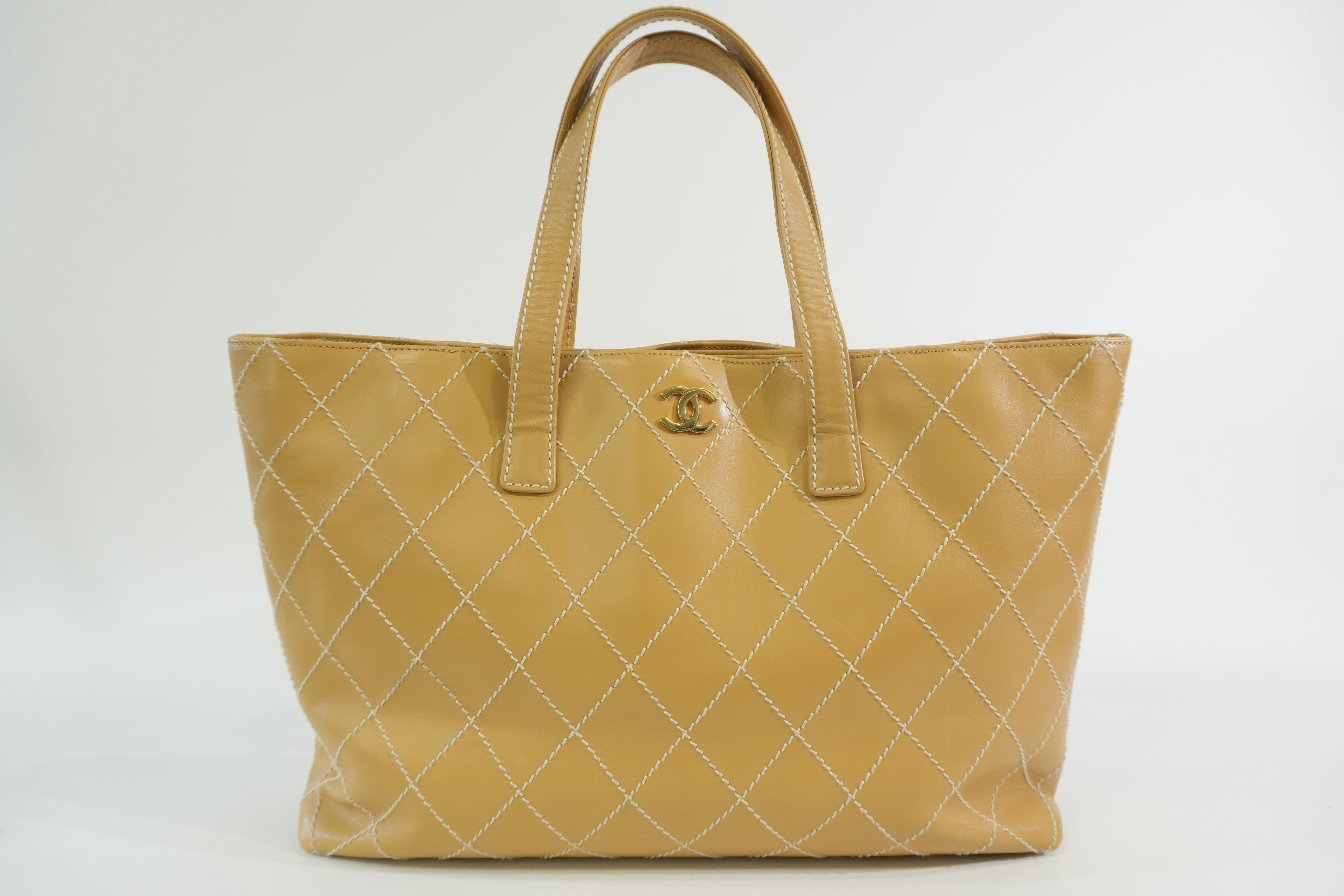 Pre-owned Chanel Wild Stitch Shoulder Bag Beige