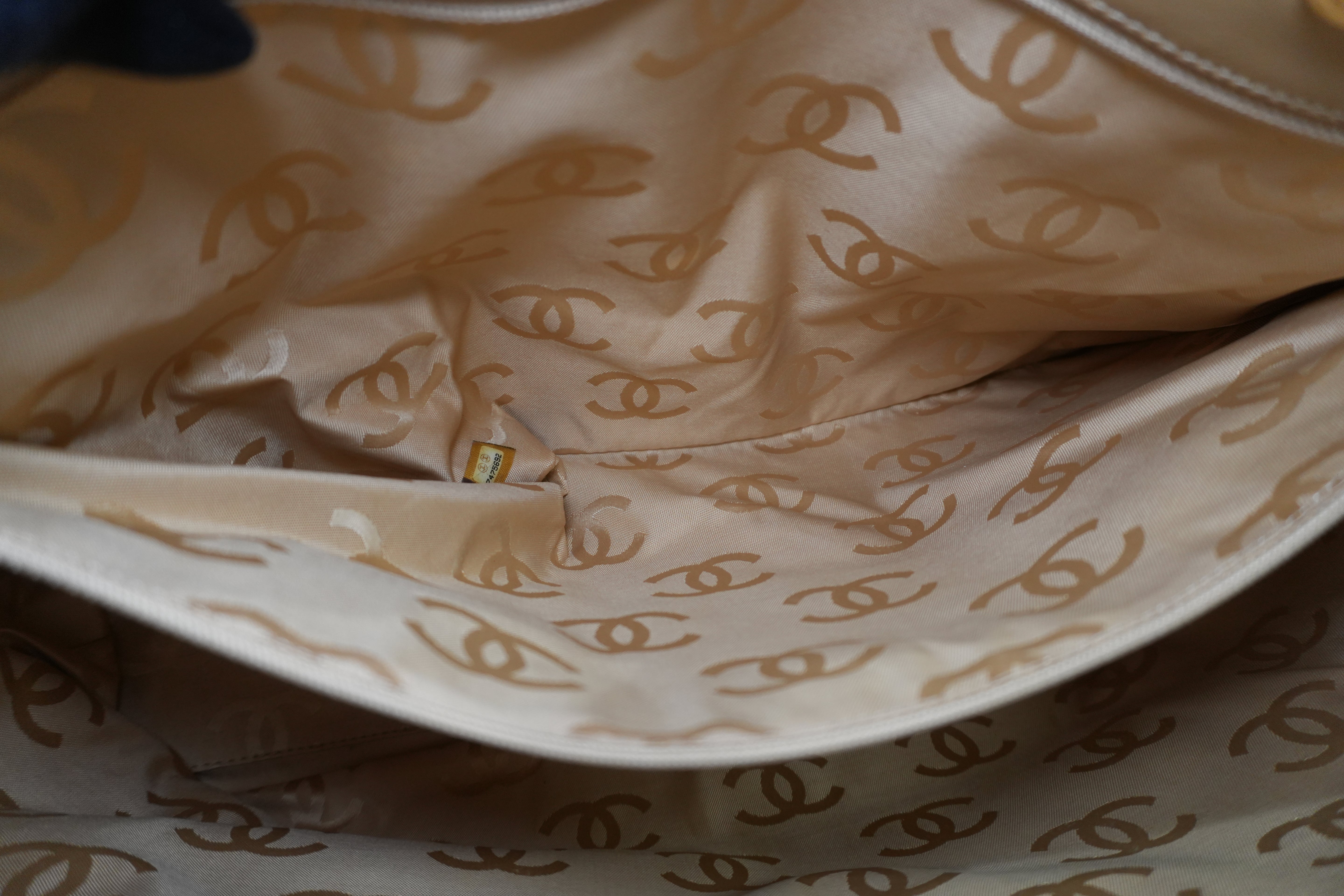 Pre-owned Chanel Wild Stitch Shoulder Bag Beige