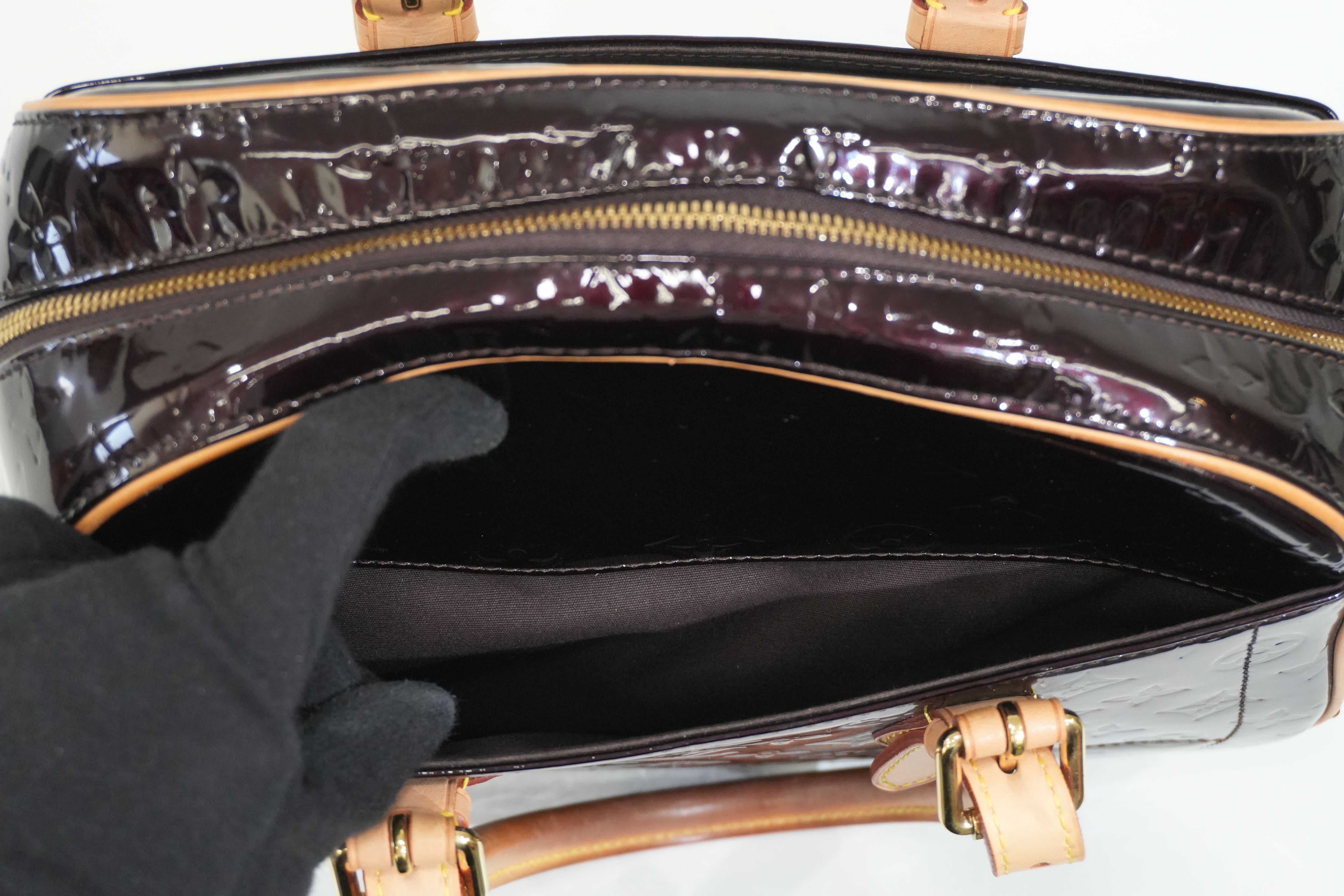 Pre-owned Louis Vuitton Vernis Summit Drive Handbag Amarante