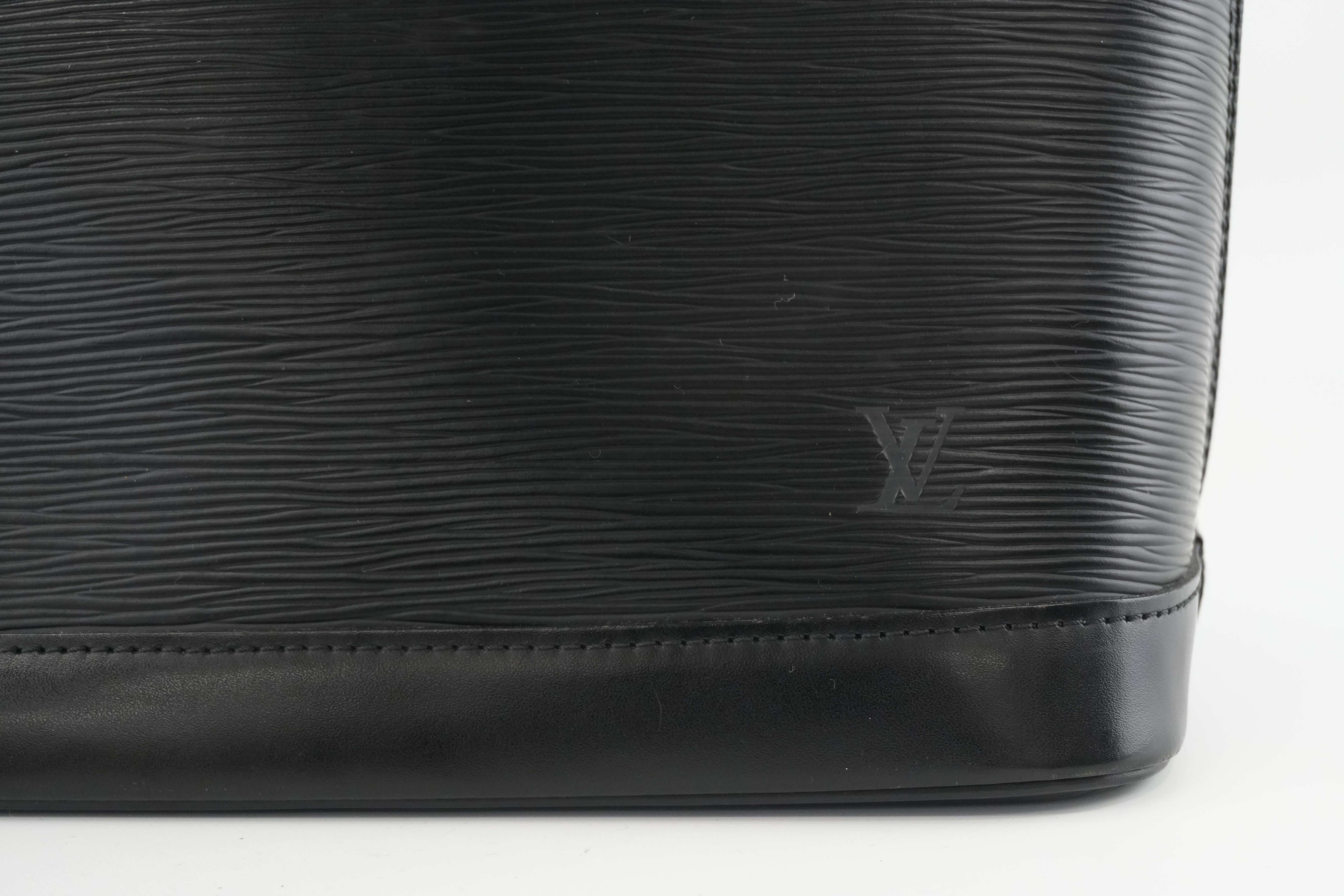 Pre-owned Louis Vuitton Epi Alma Handbag Black