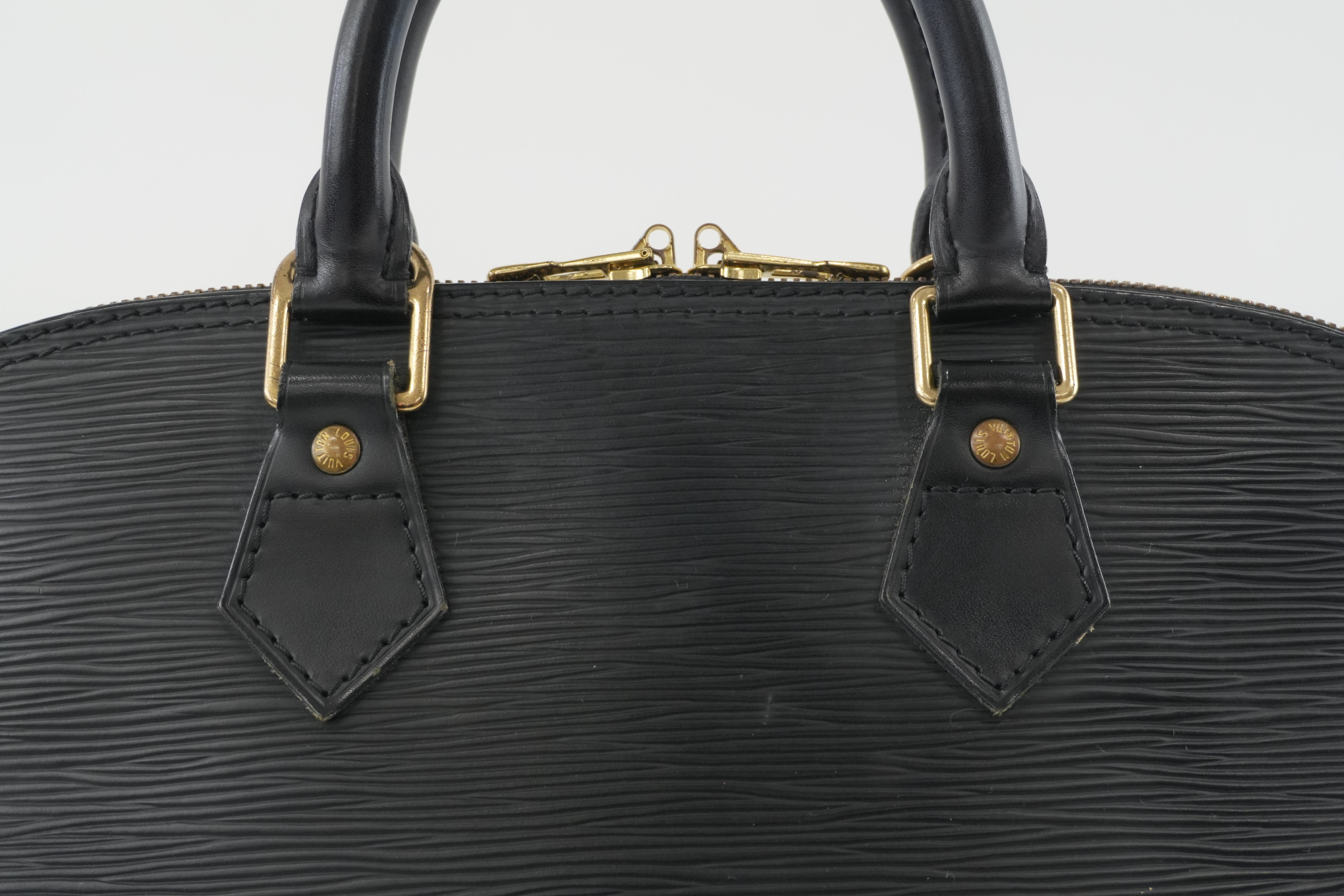 Pre-owned Louis Vuitton Epi Alma Handbag Black