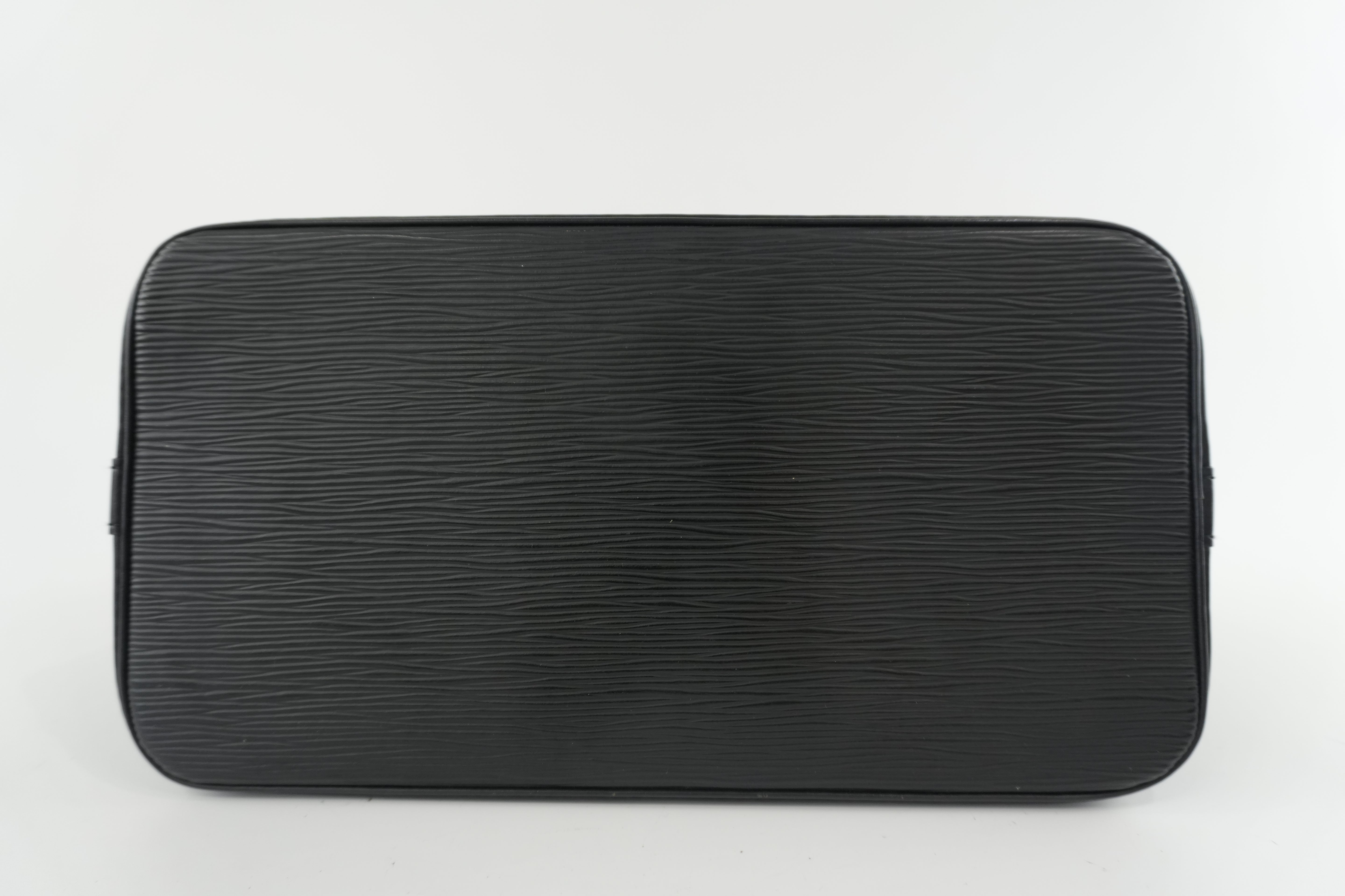 Pre-owned Louis Vuitton Epi Alma Handbag Black