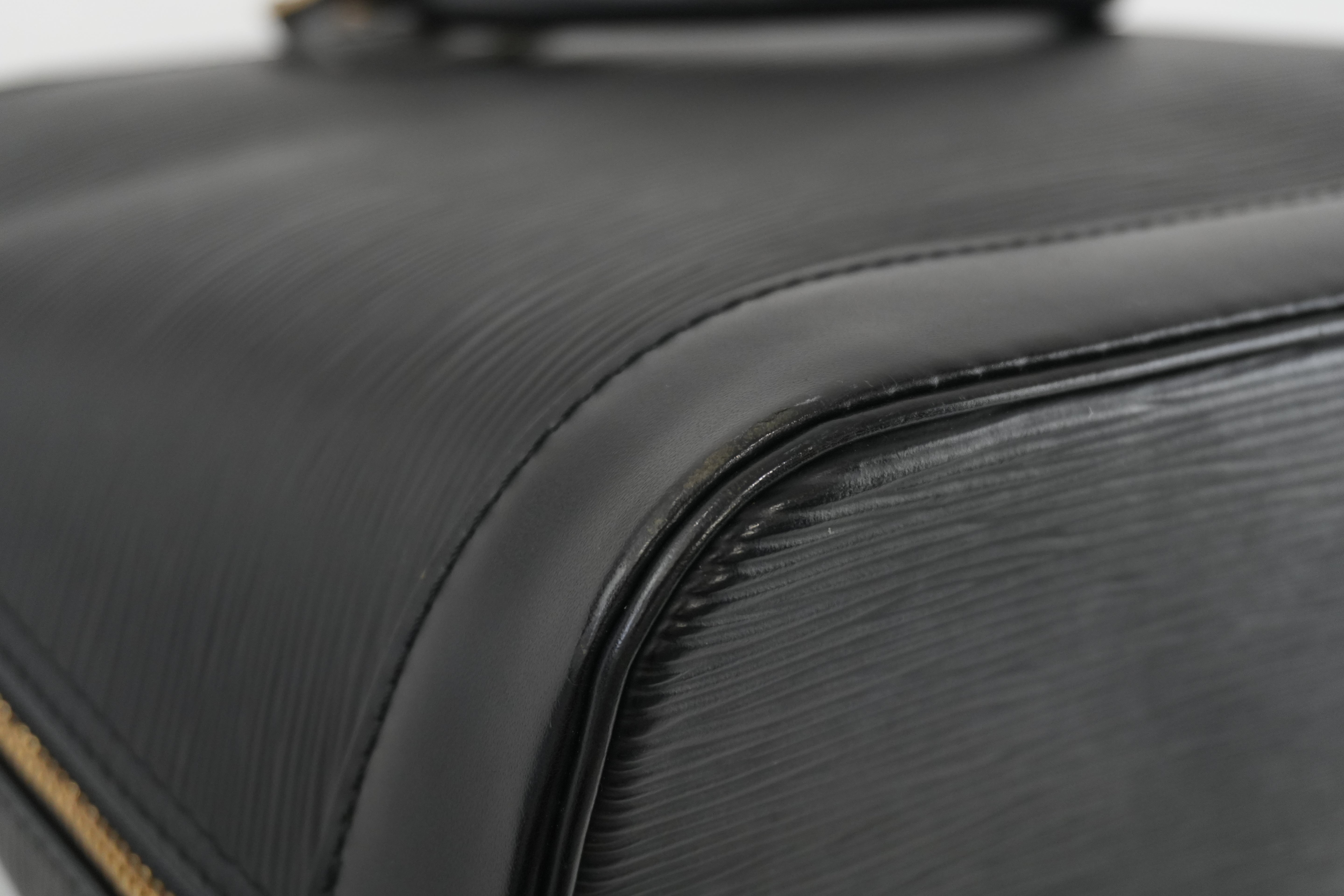 Pre-owned Louis Vuitton Epi Alma Handbag Black