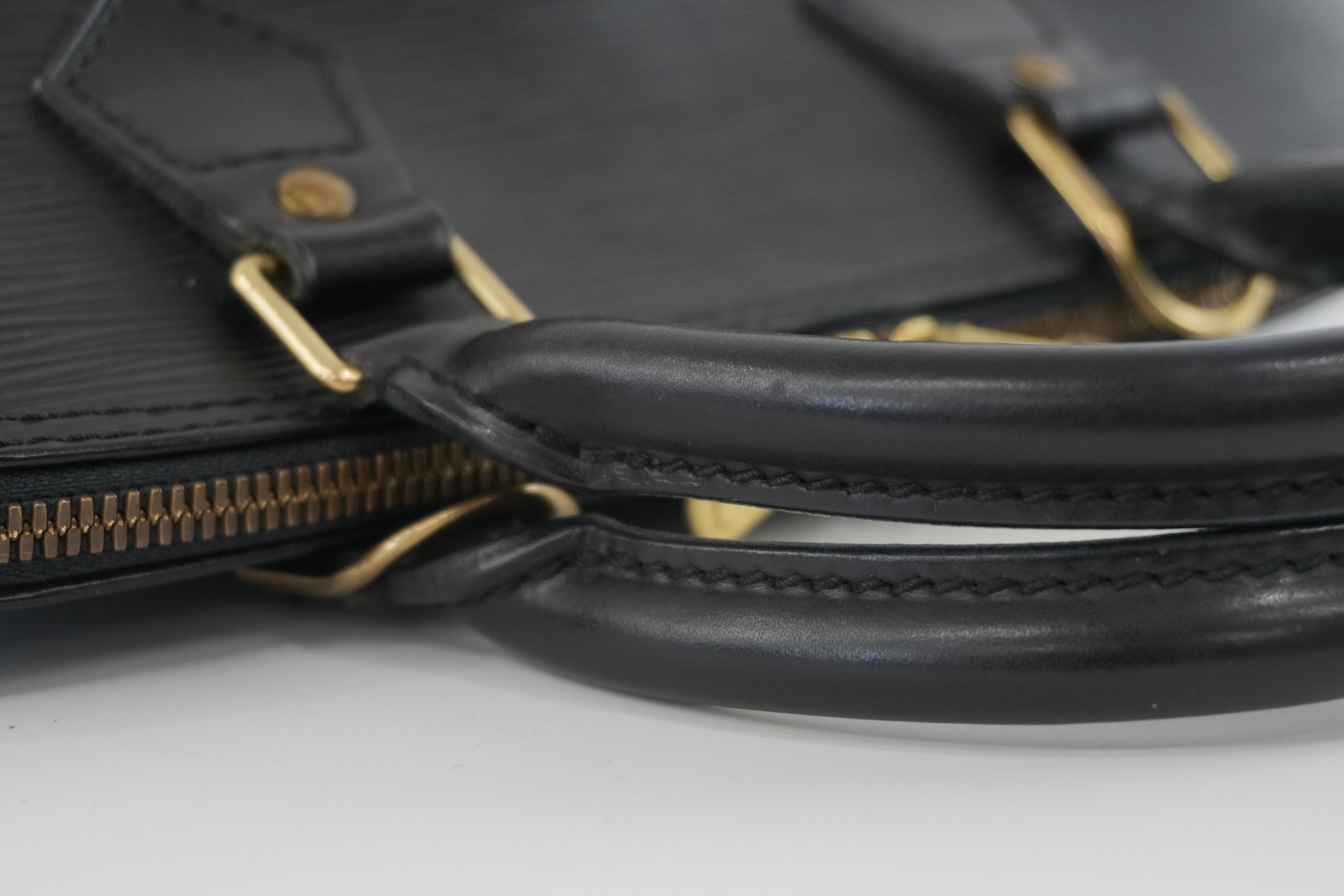 Pre-owned Louis Vuitton Epi Alma Handbag Black