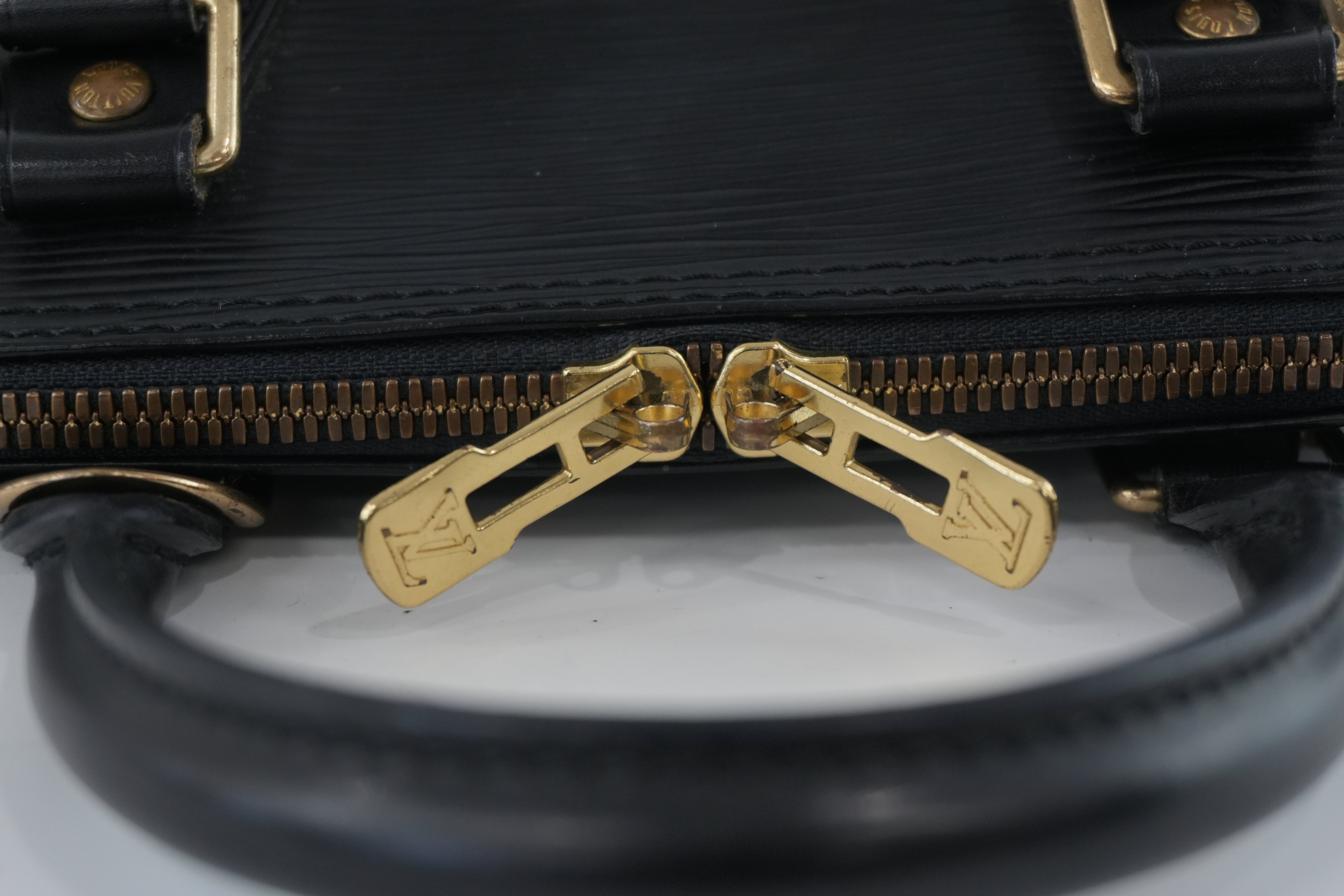 Pre-owned Louis Vuitton Epi Alma Handbag Black