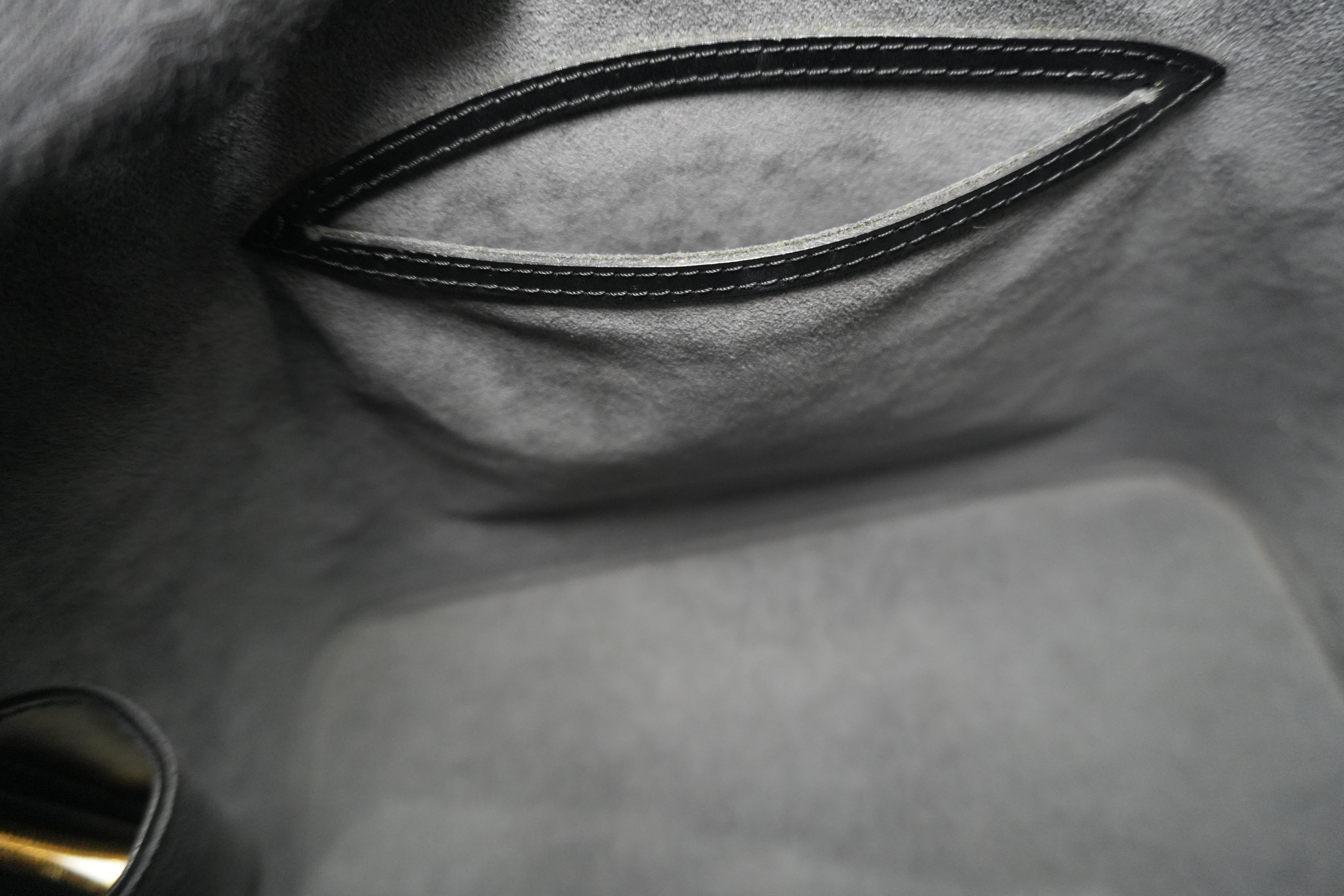 Pre-owned Louis Vuitton Epi Alma Handbag Black