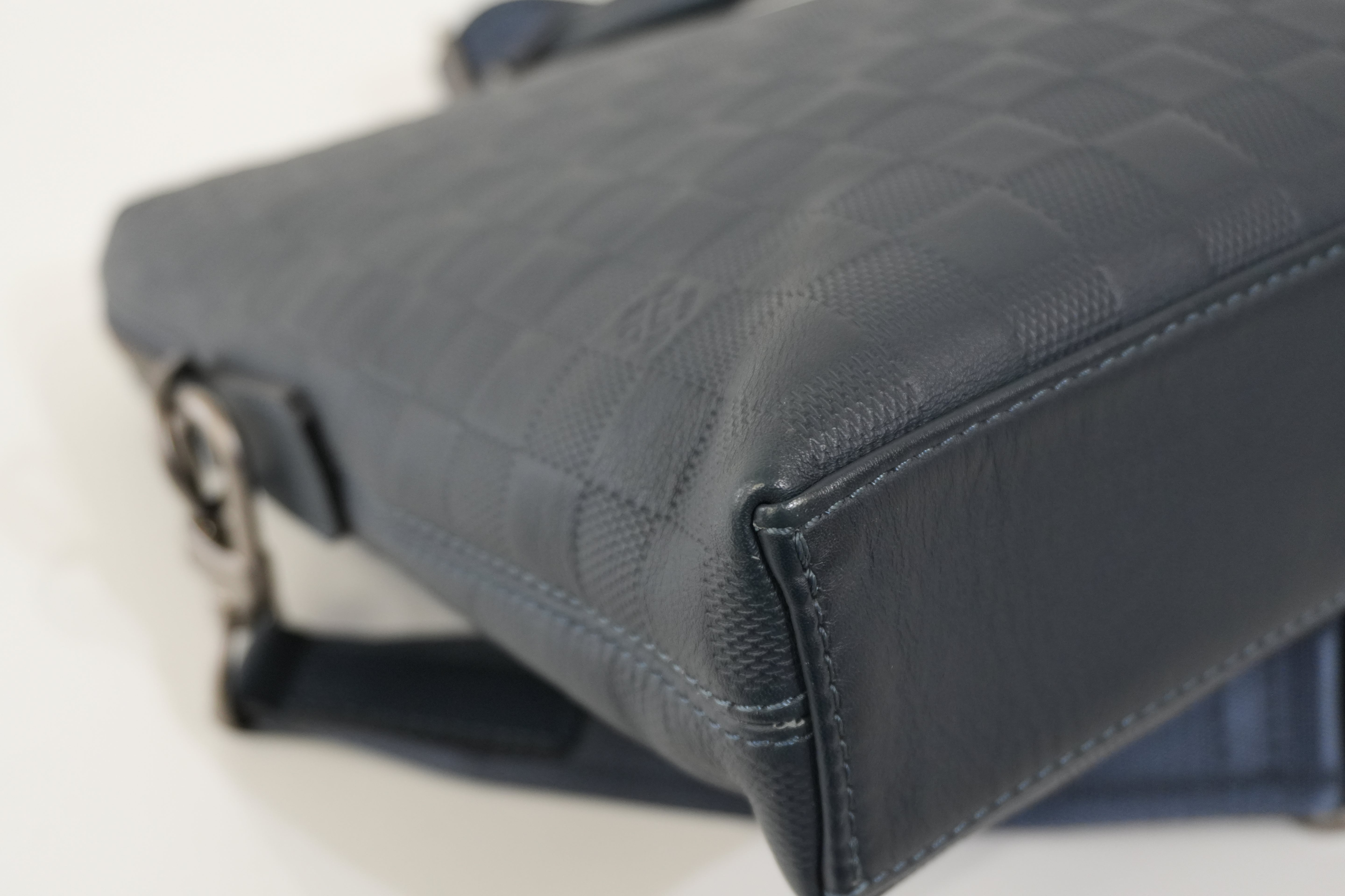 Pre-Owned Louis Vuitton Porte Documents Jour Two-Way Briefcase Bag Blue