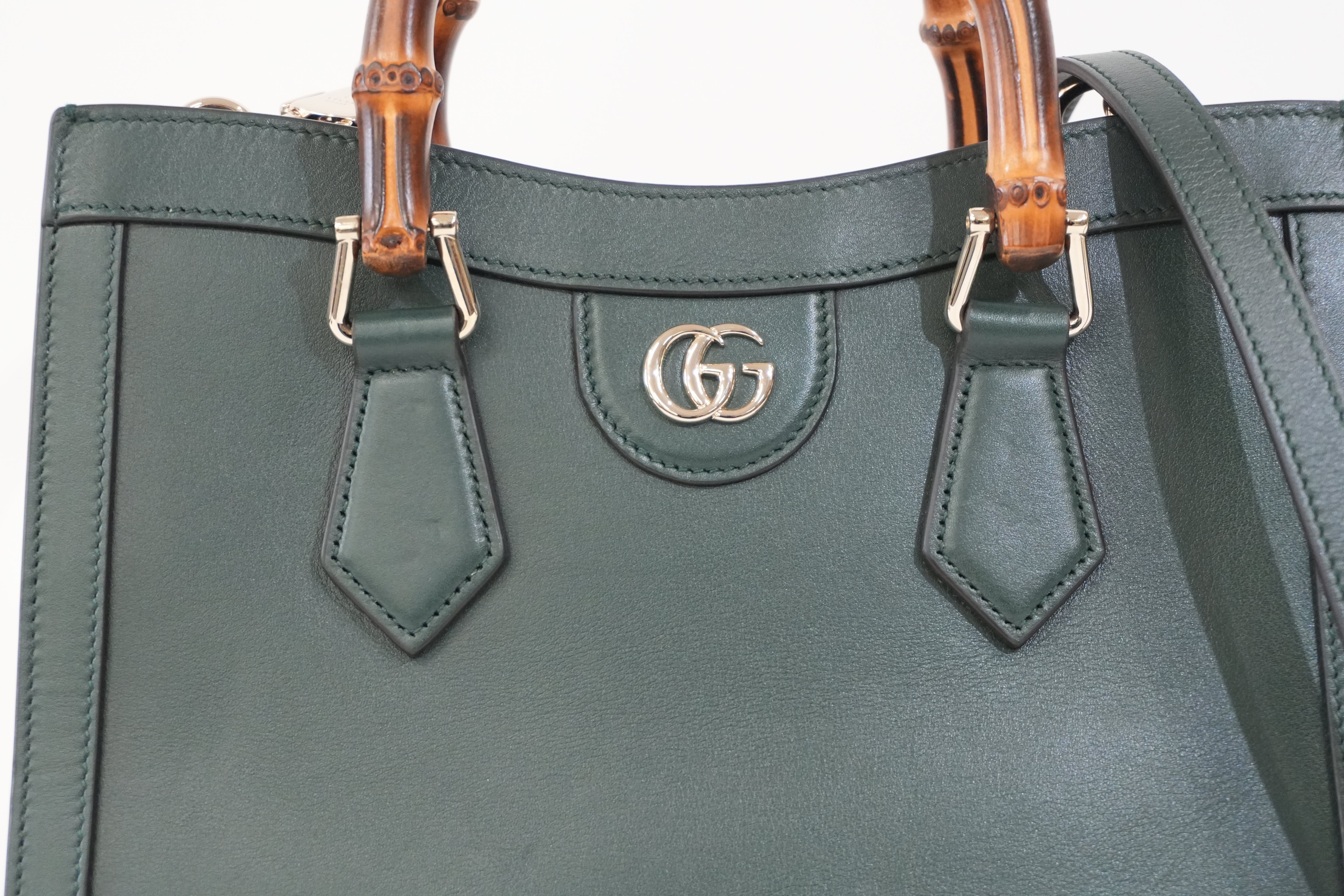 Pre-Owned Gucci Two-Way Diana Medium Shoulder Bag Green