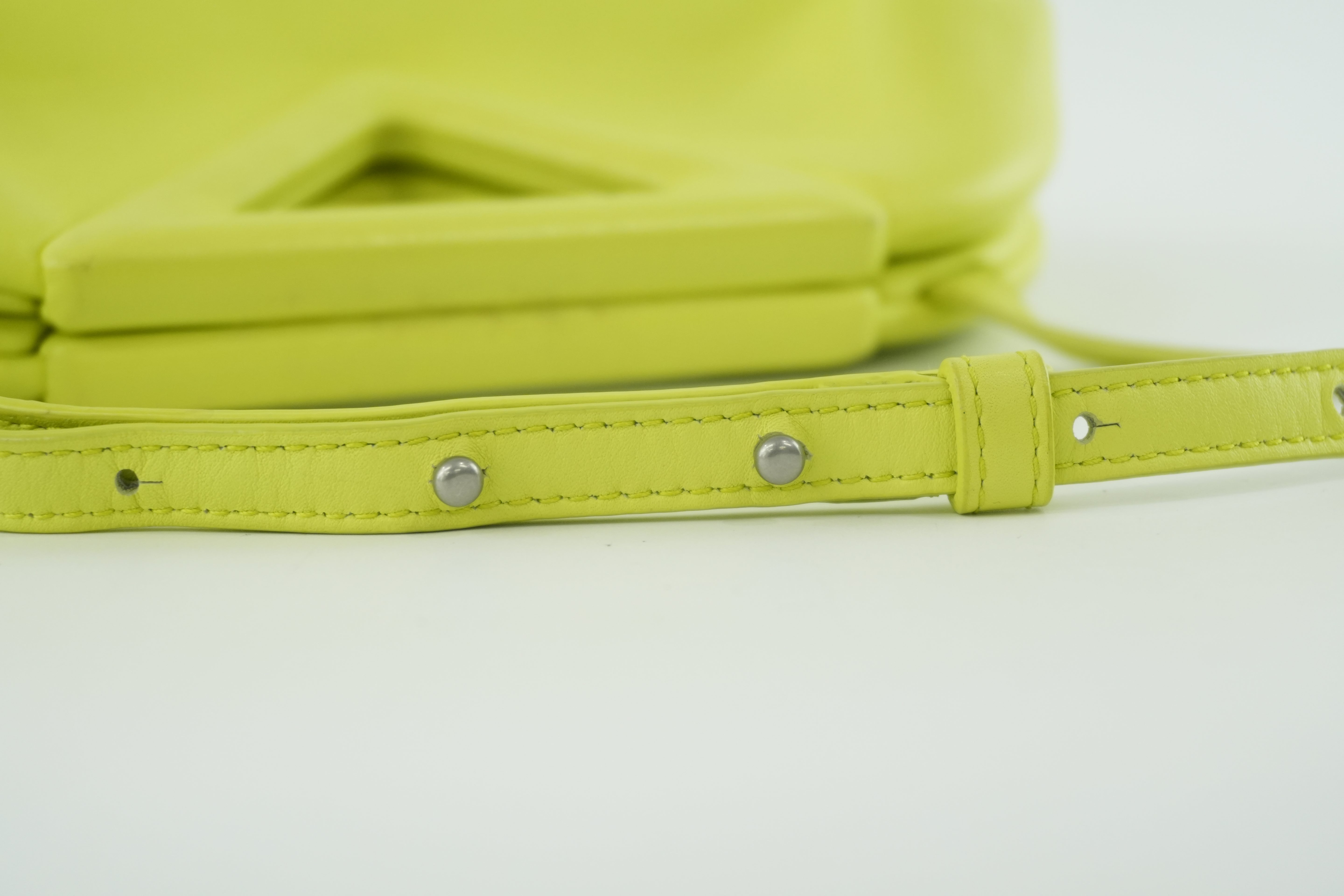 Pre-owned Bottega Leather Magnetic Shoulder Bag Light Green Used