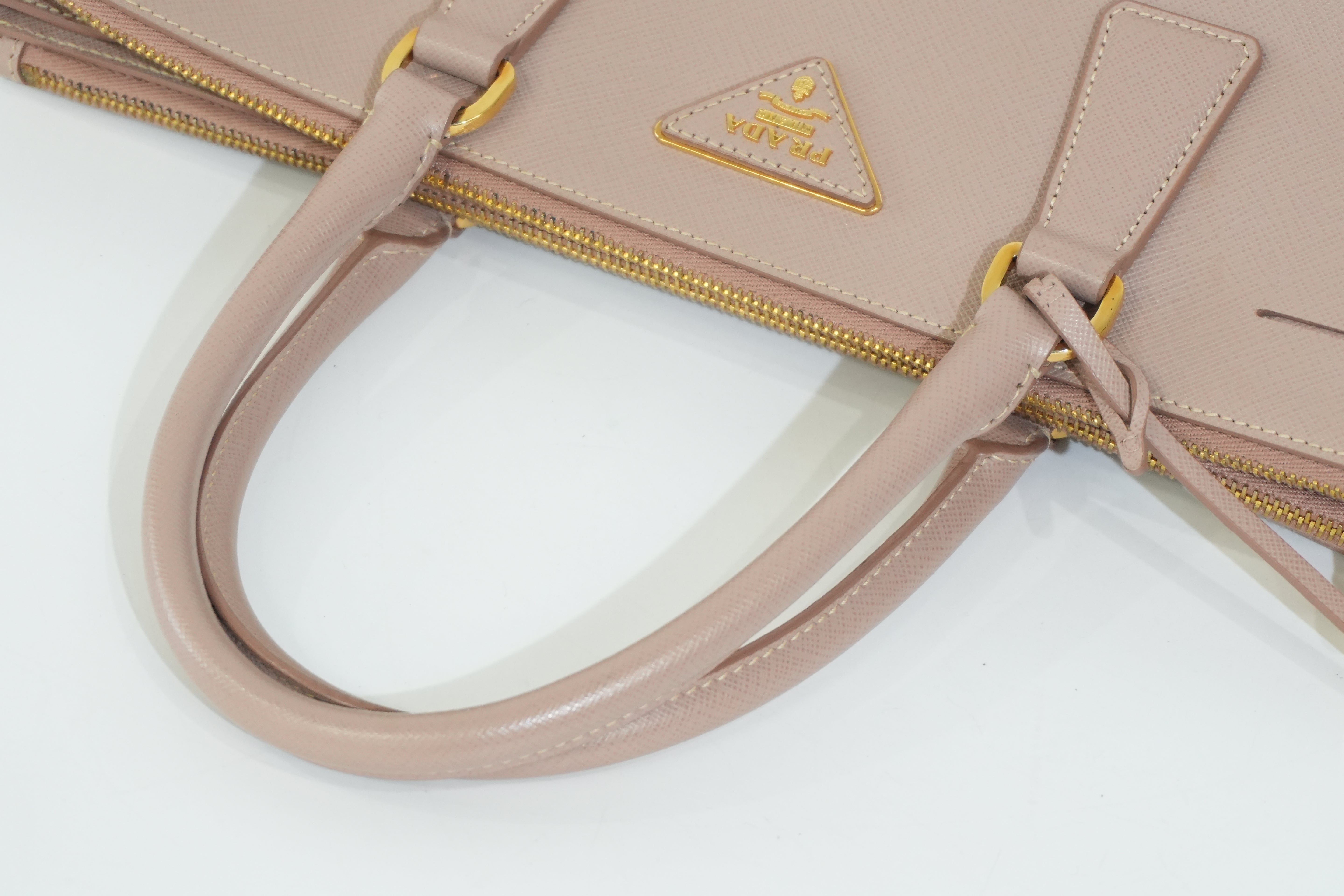 Pre-owned Prada Saffiano Handbag Pink