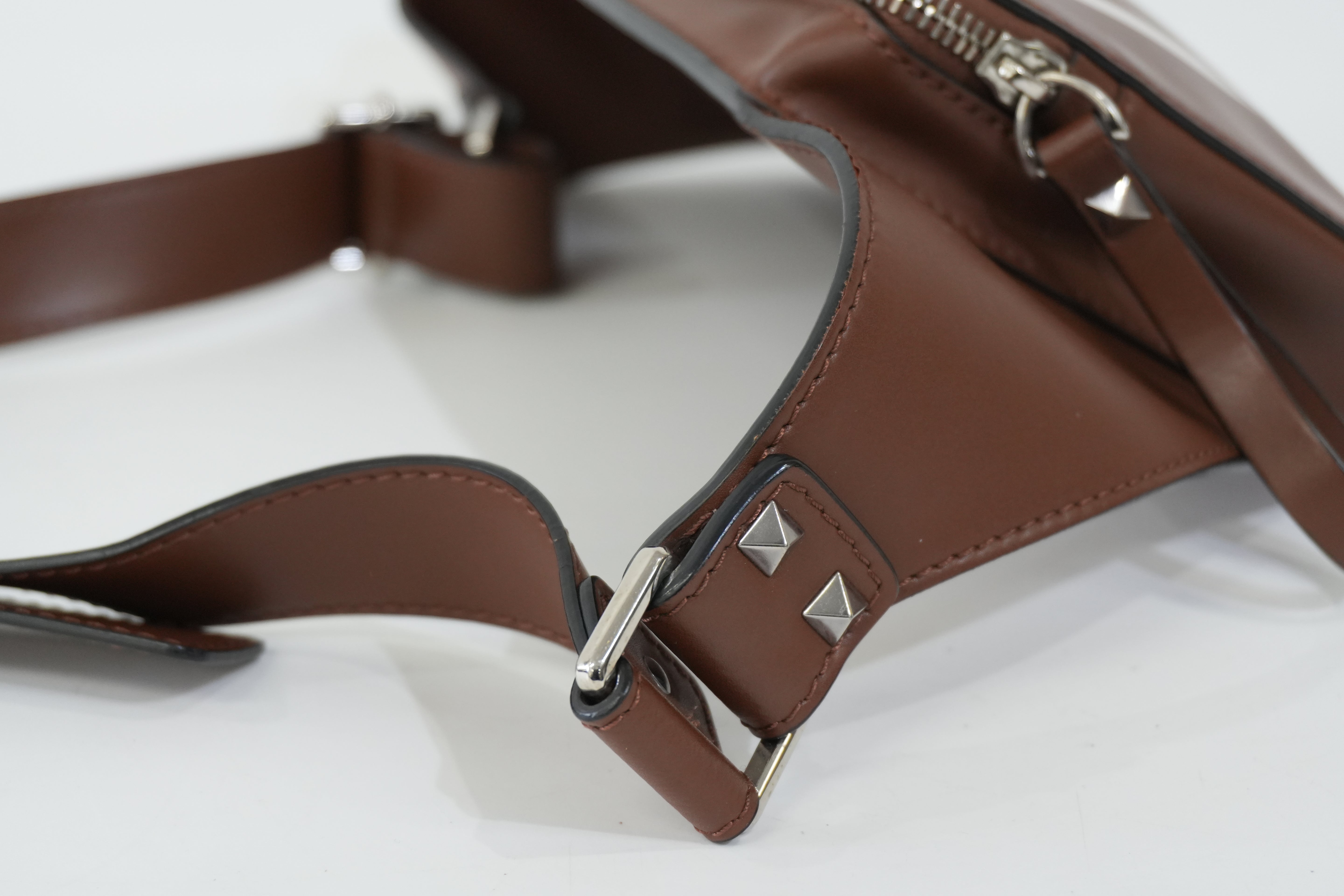 Pre-Owned Valentino VLTN Crossbody Bag Brown
