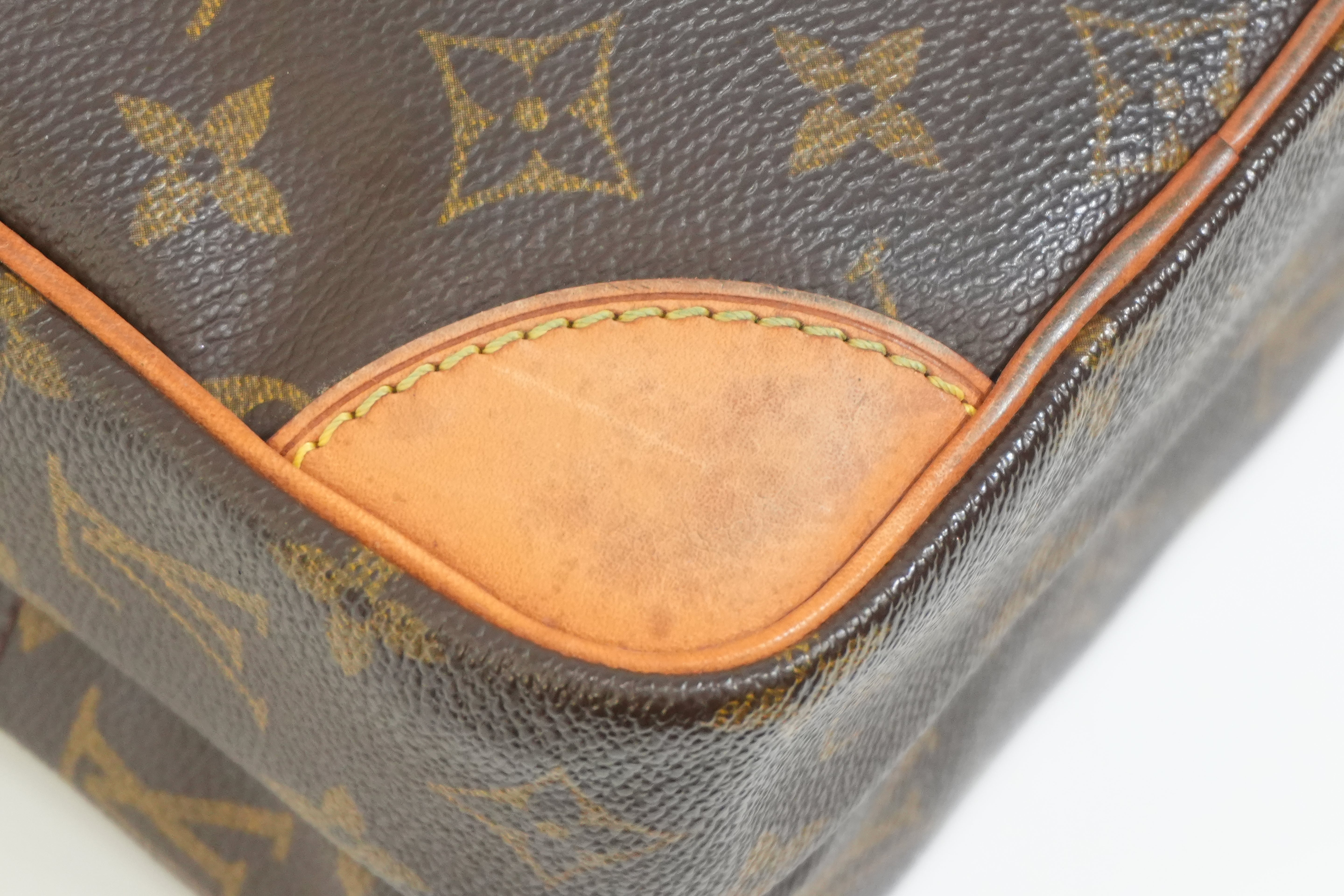 Pre-owned Louis Vuitton Monogram Amazone Crossbody Bag