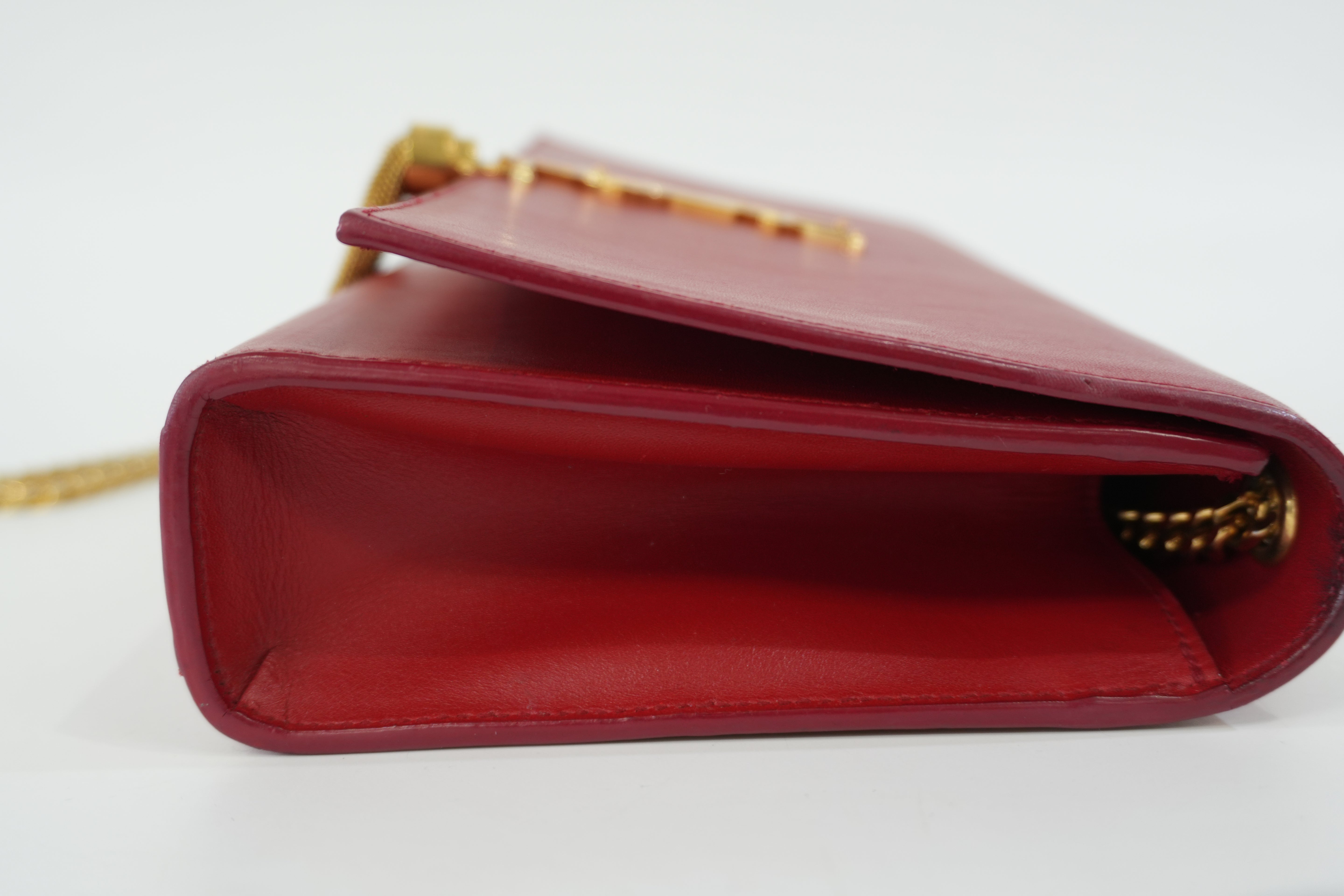 Pre-Owned Yves Saint Laurent Chain Shoulder Bag Red