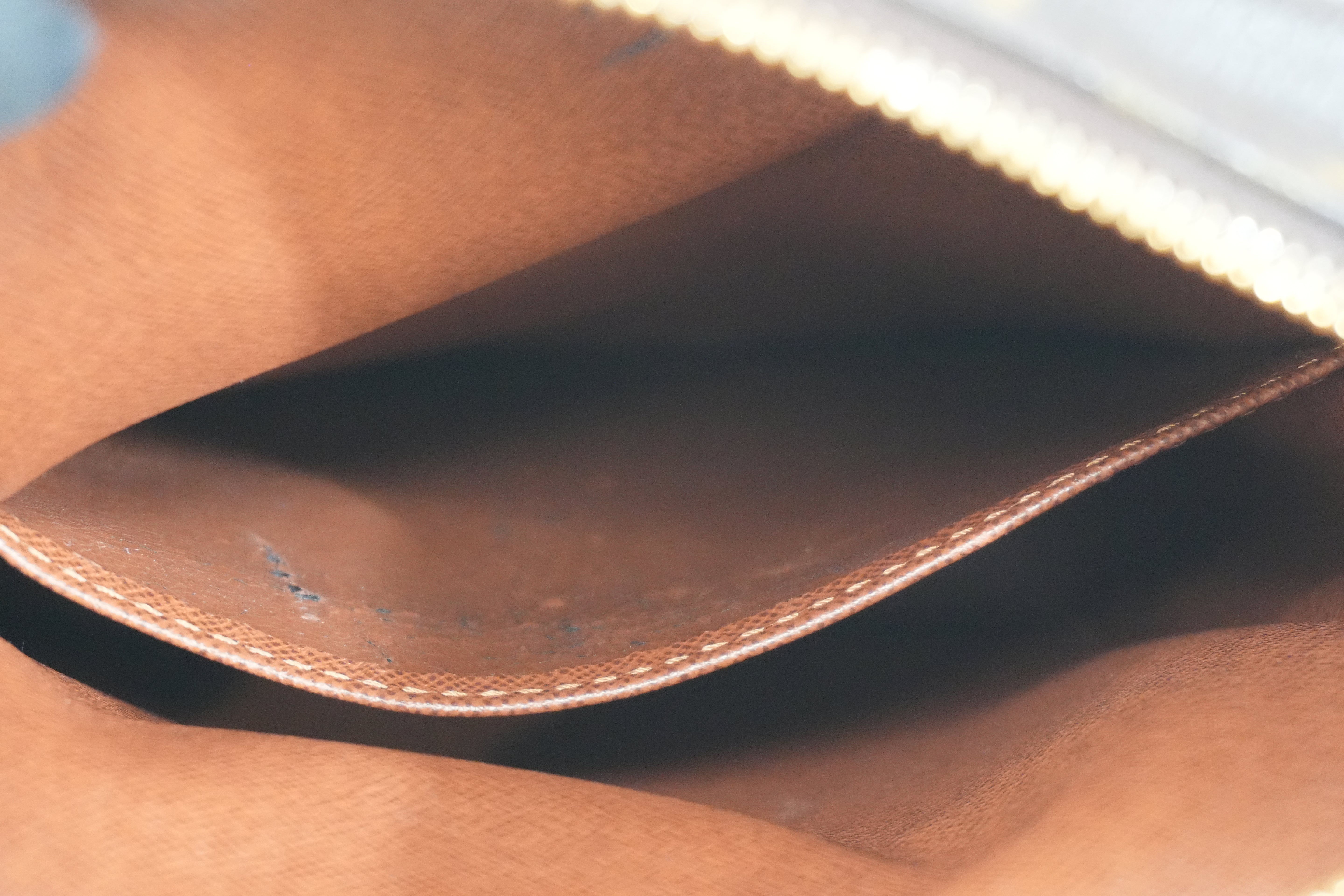 Pre-owned Louis Vuitton Monogram Amazone Crossbody Bag