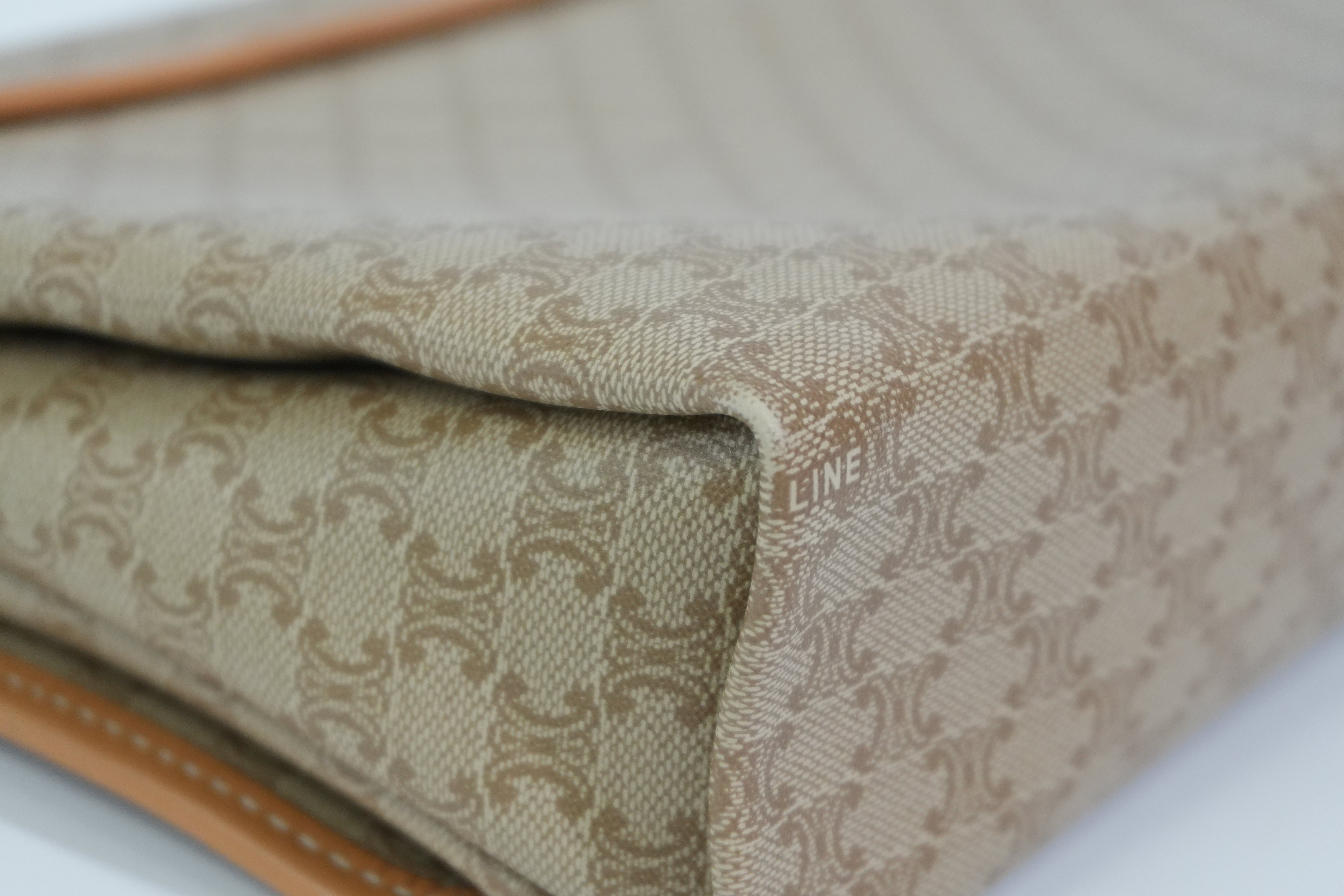 Pre-owned Celine Pouch Brown