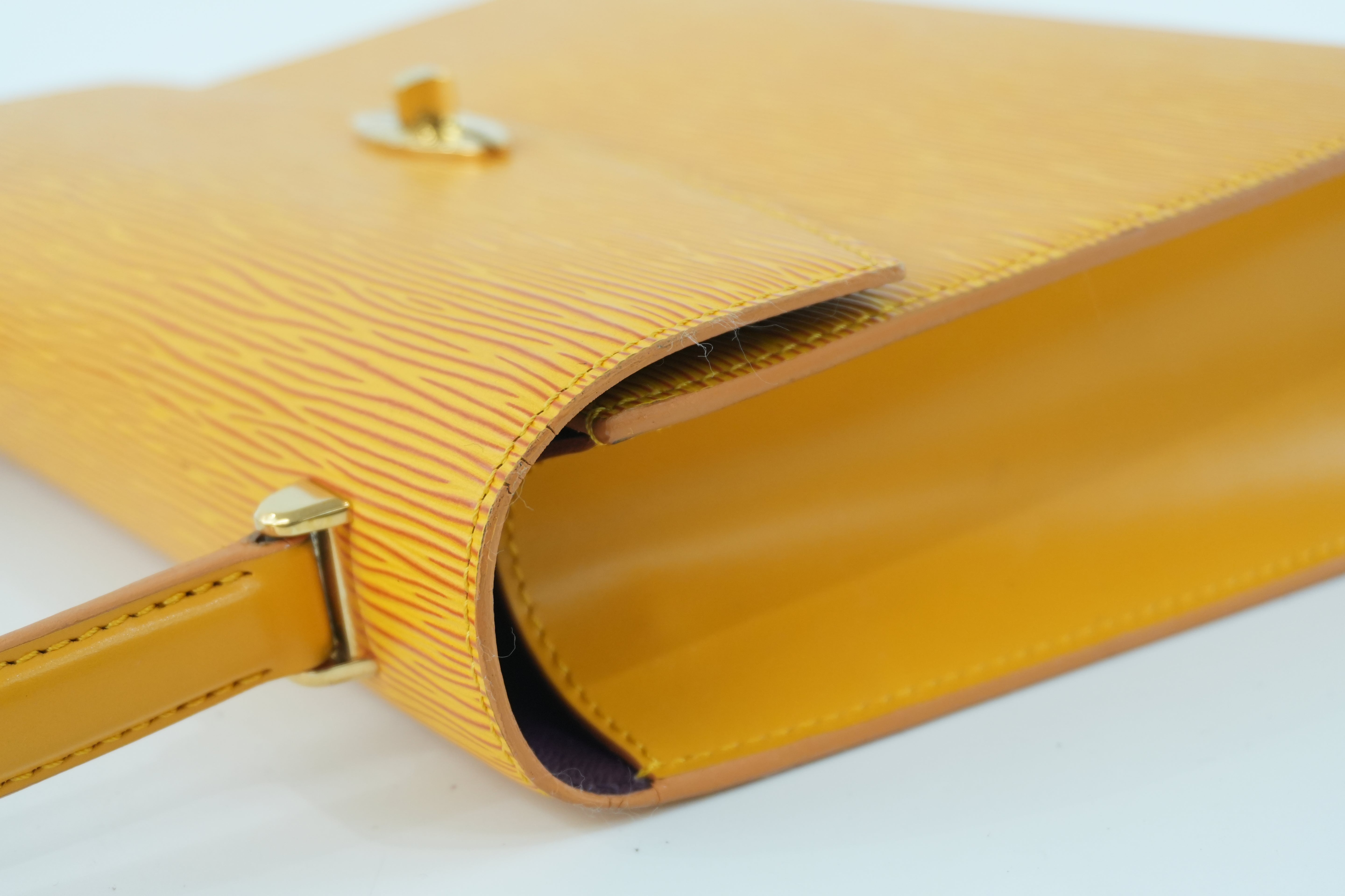 Pre-owned Louis Vuitton Epi Malesherbe Handbag Yellow