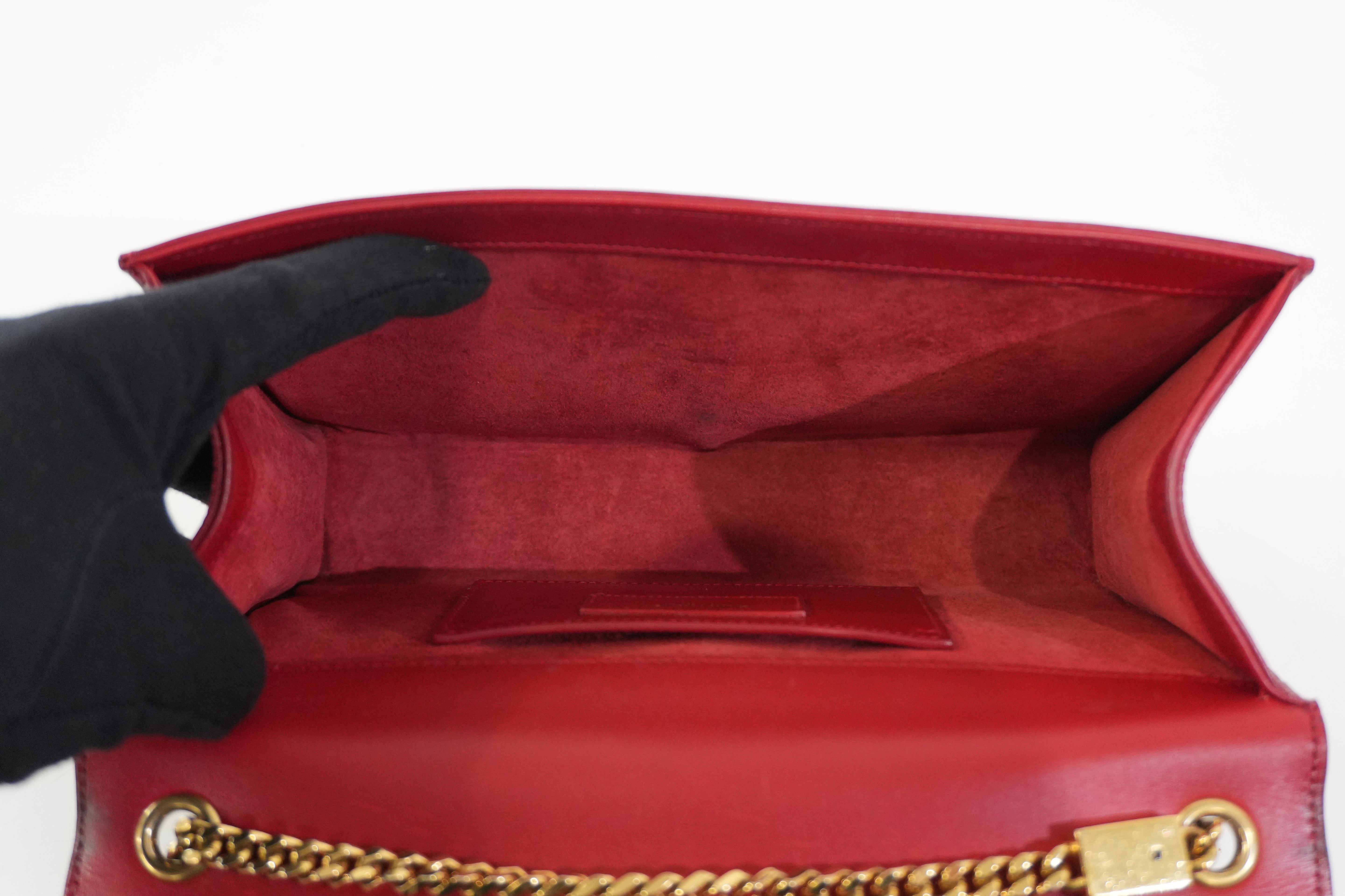 Pre-Owned Yves Saint Laurent Chain Shoulder Bag Red