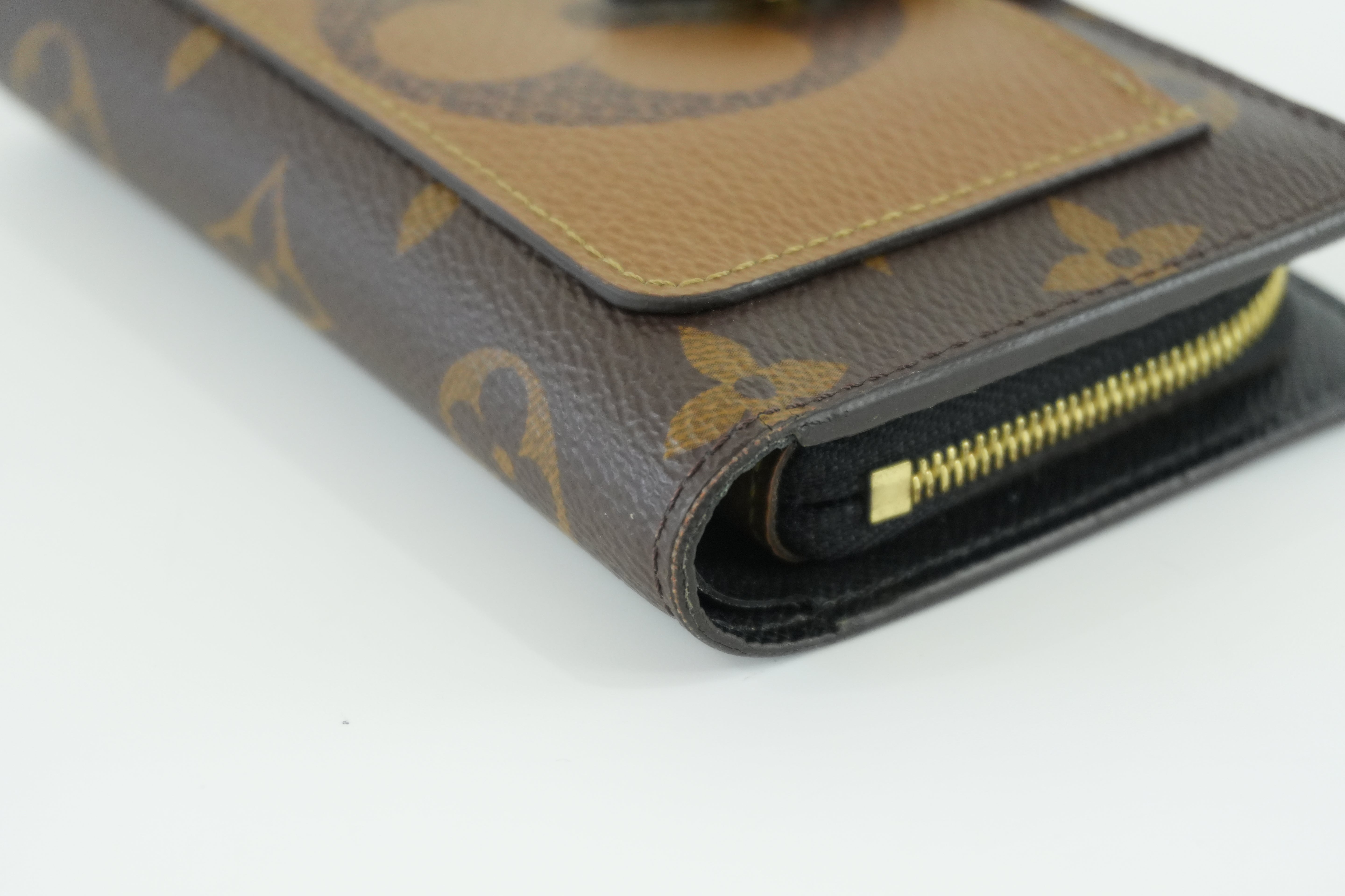 Pre-owned Louis Vuitton Monogram Reverse Juliet Wallet