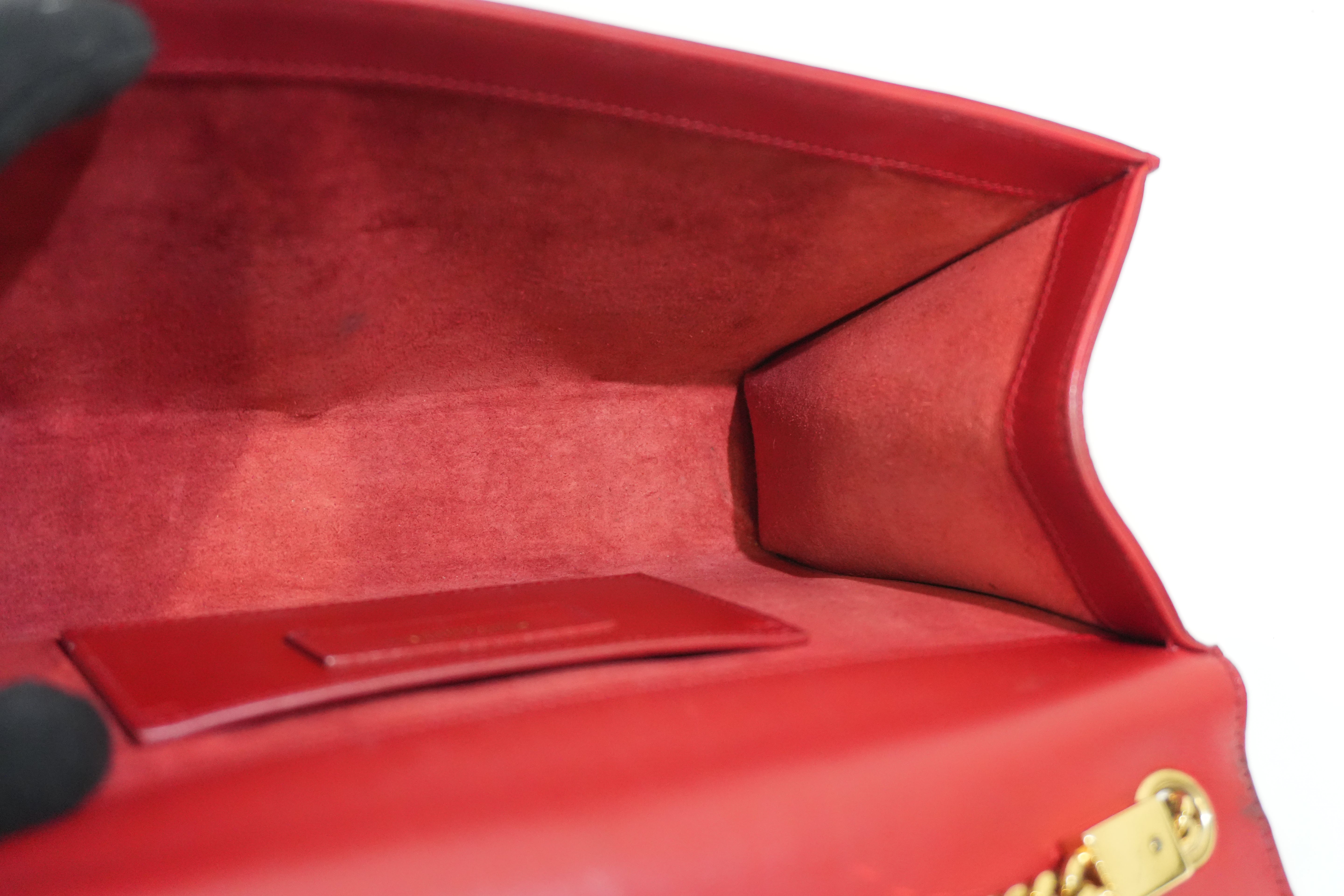 Pre-Owned Yves Saint Laurent Chain Shoulder Bag Red