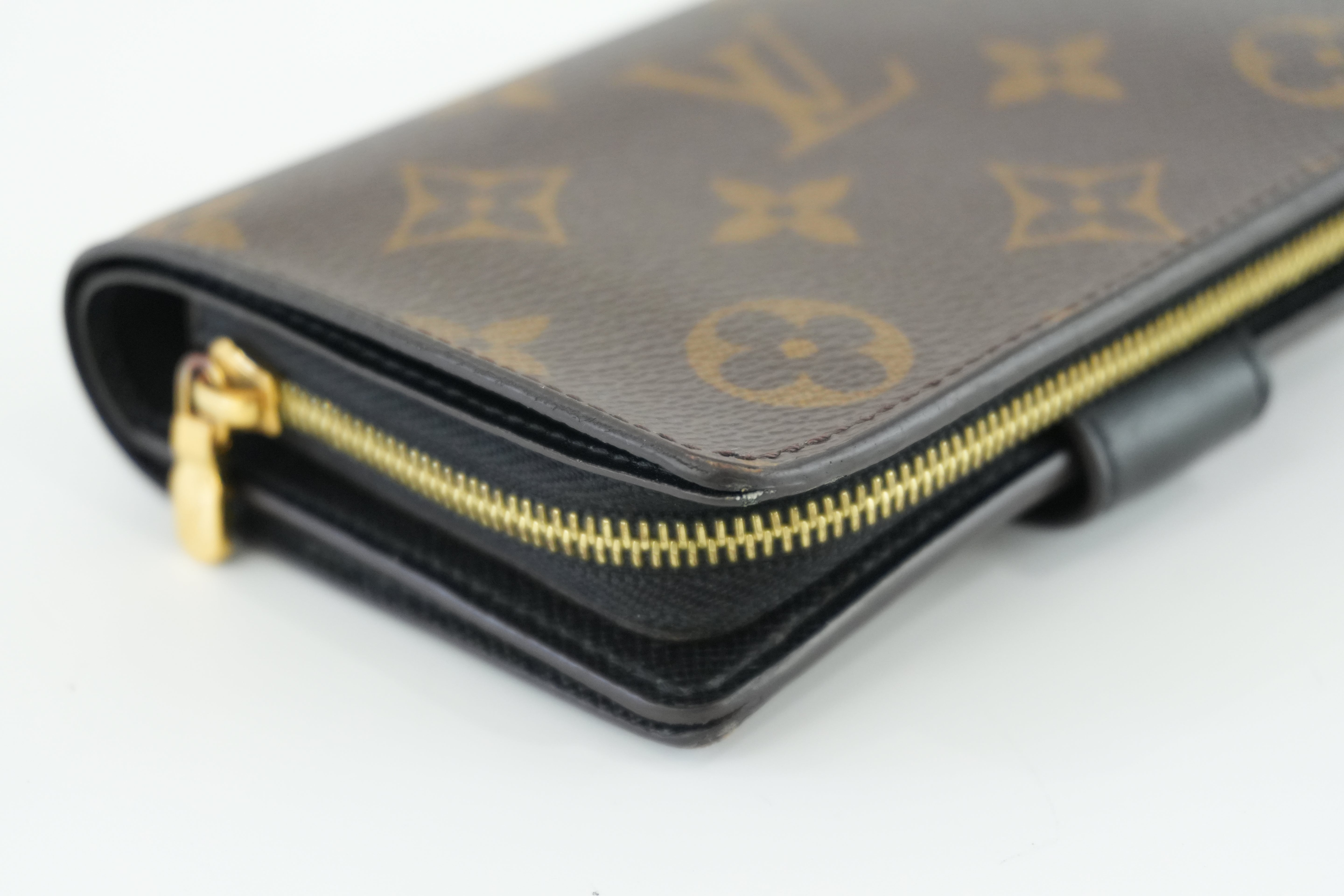 Pre-owned Louis Vuitton Monogram Reverse Juliet Wallet