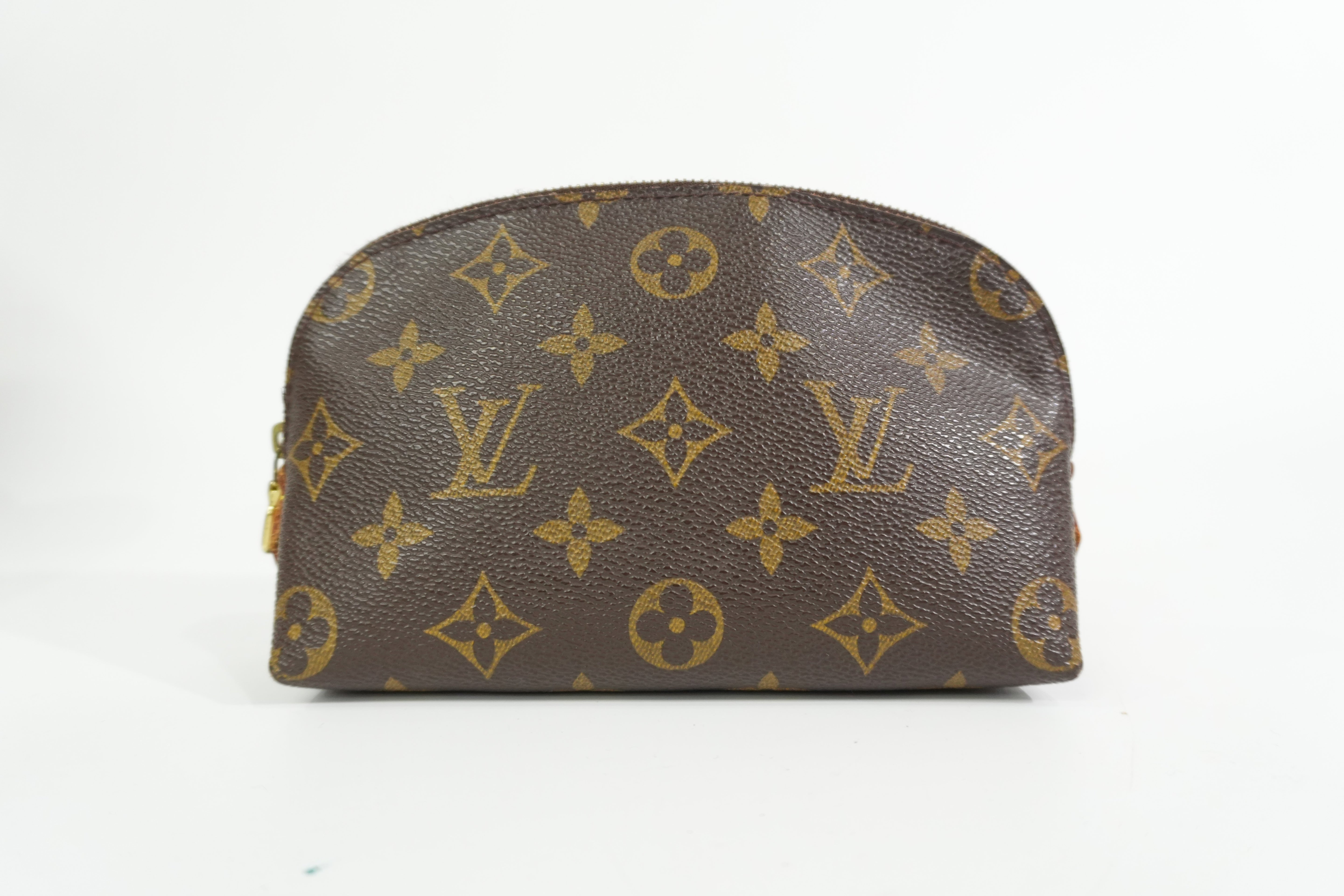 Pre-owned Louis Vuitton Monogram Cosmetic Pouch