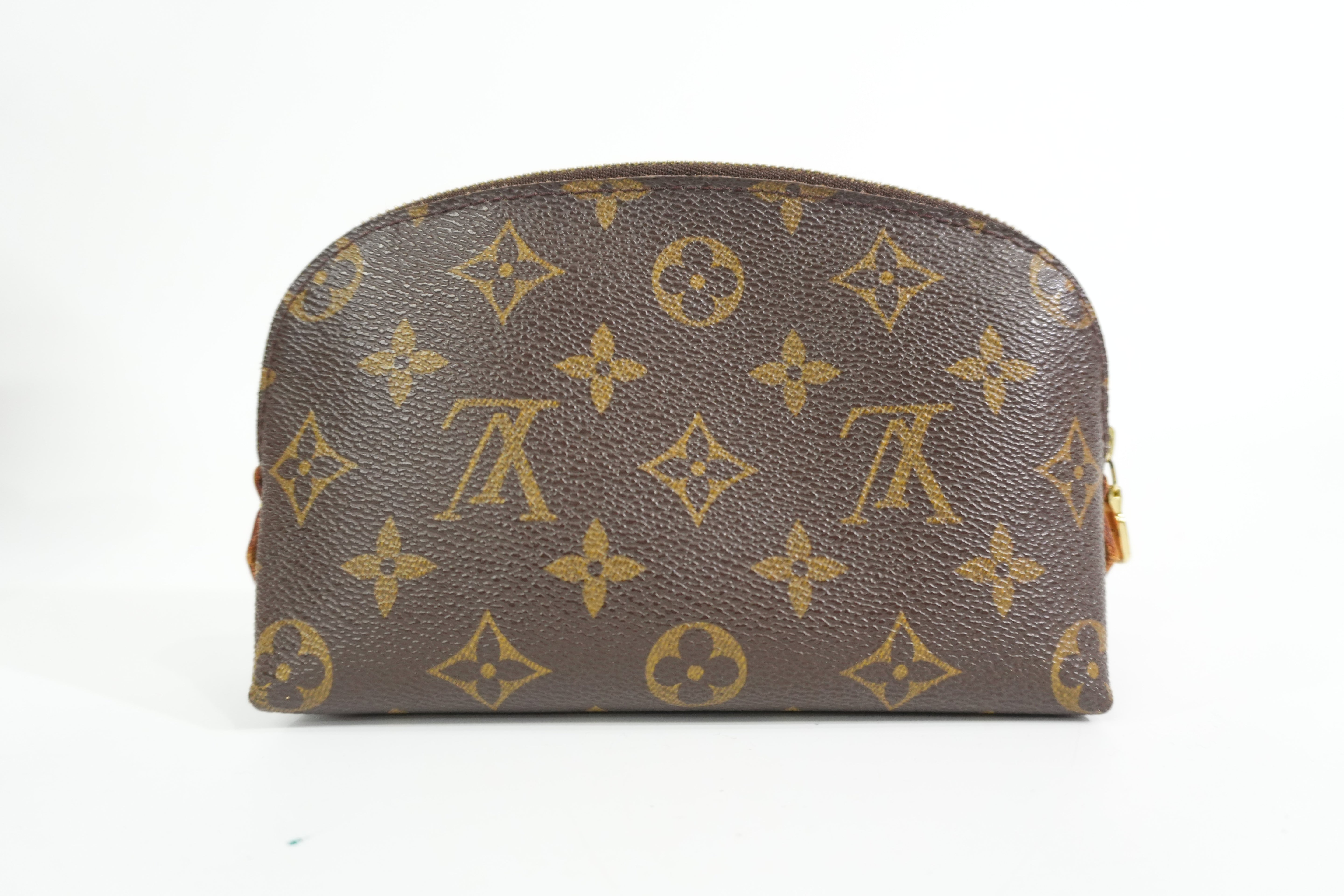 Pre-owned Louis Vuitton Monogram Cosmetic Pouch