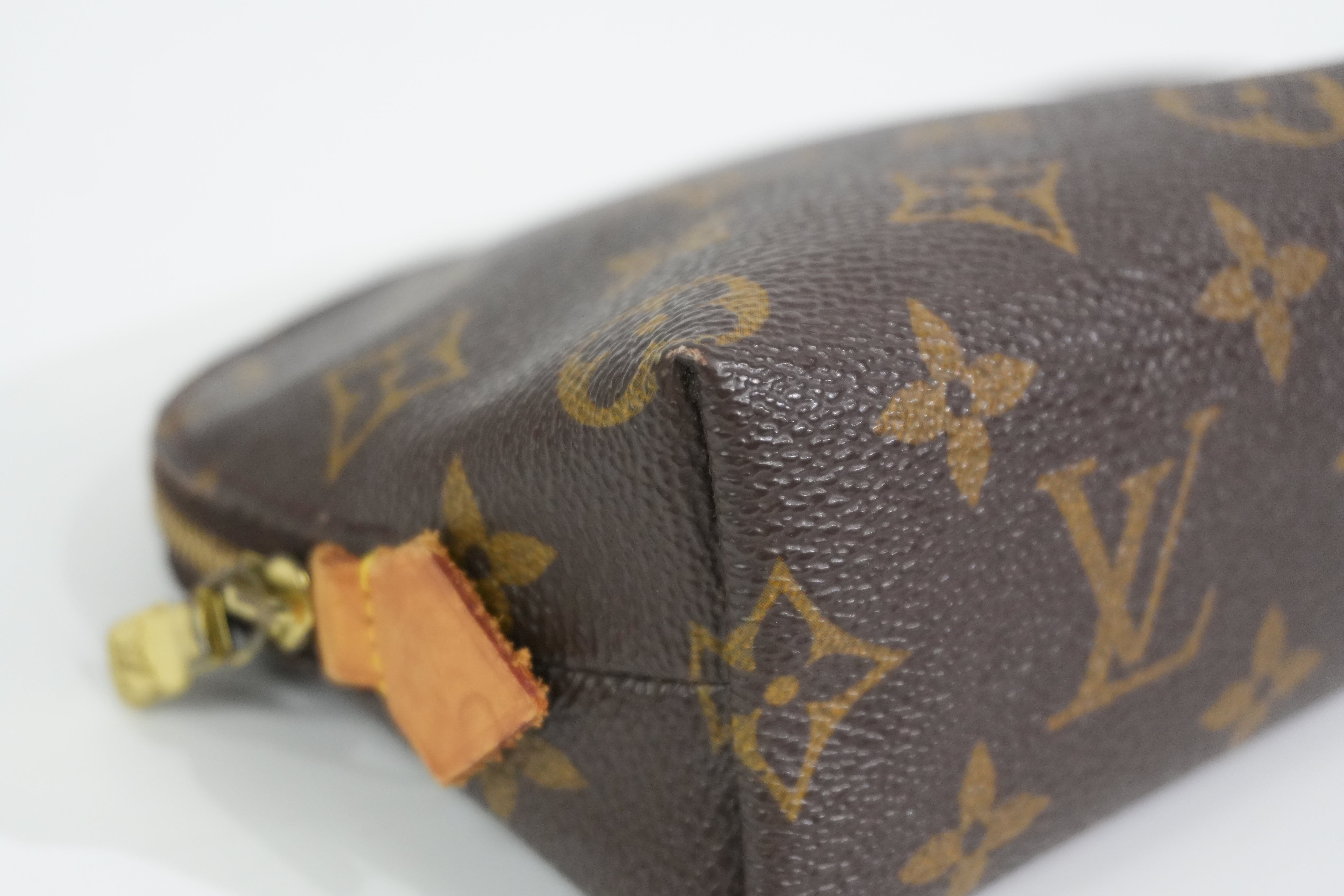 Pre-owned Louis Vuitton Monogram Cosmetic Pouch