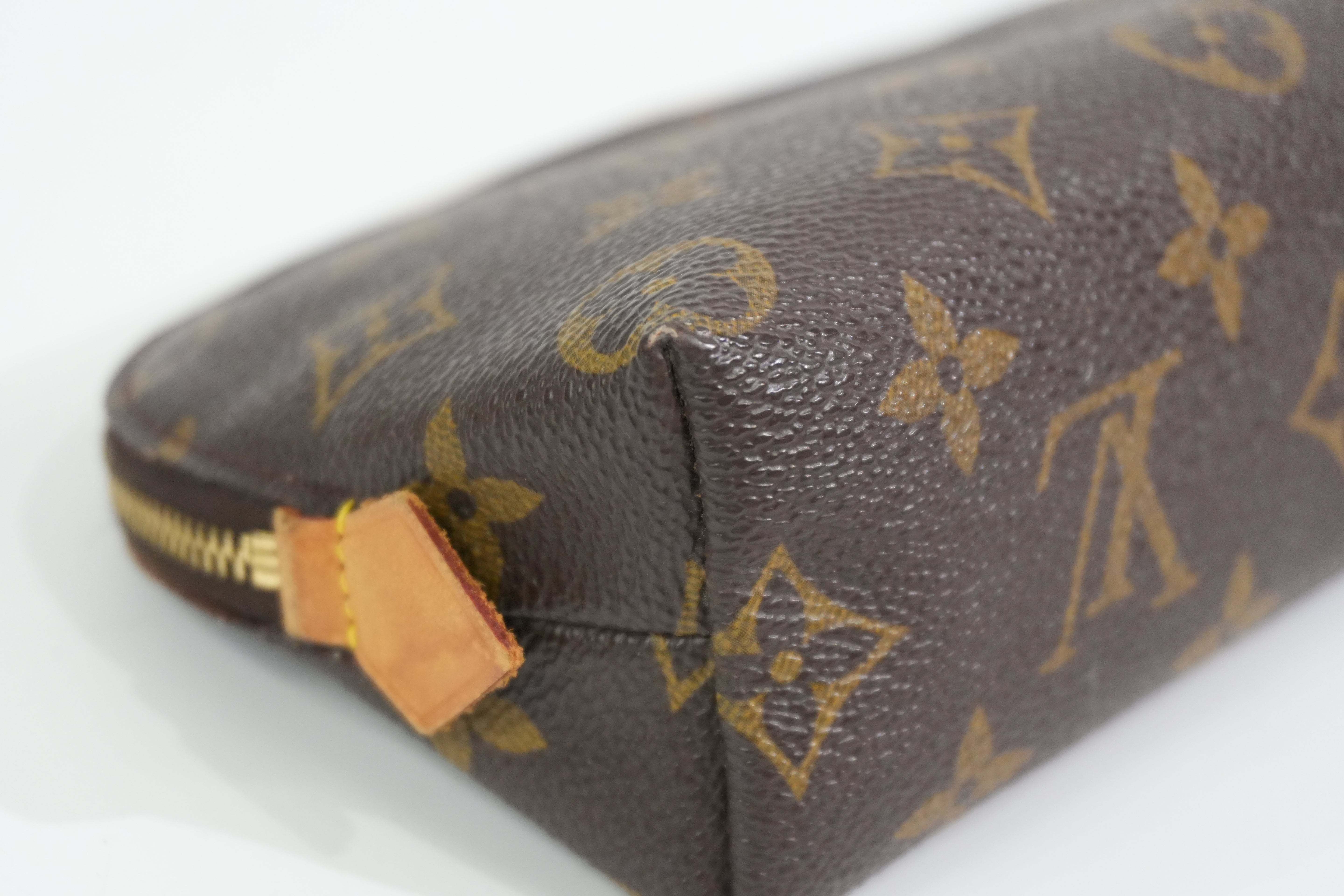 Pre-owned Louis Vuitton Monogram Cosmetic Pouch
