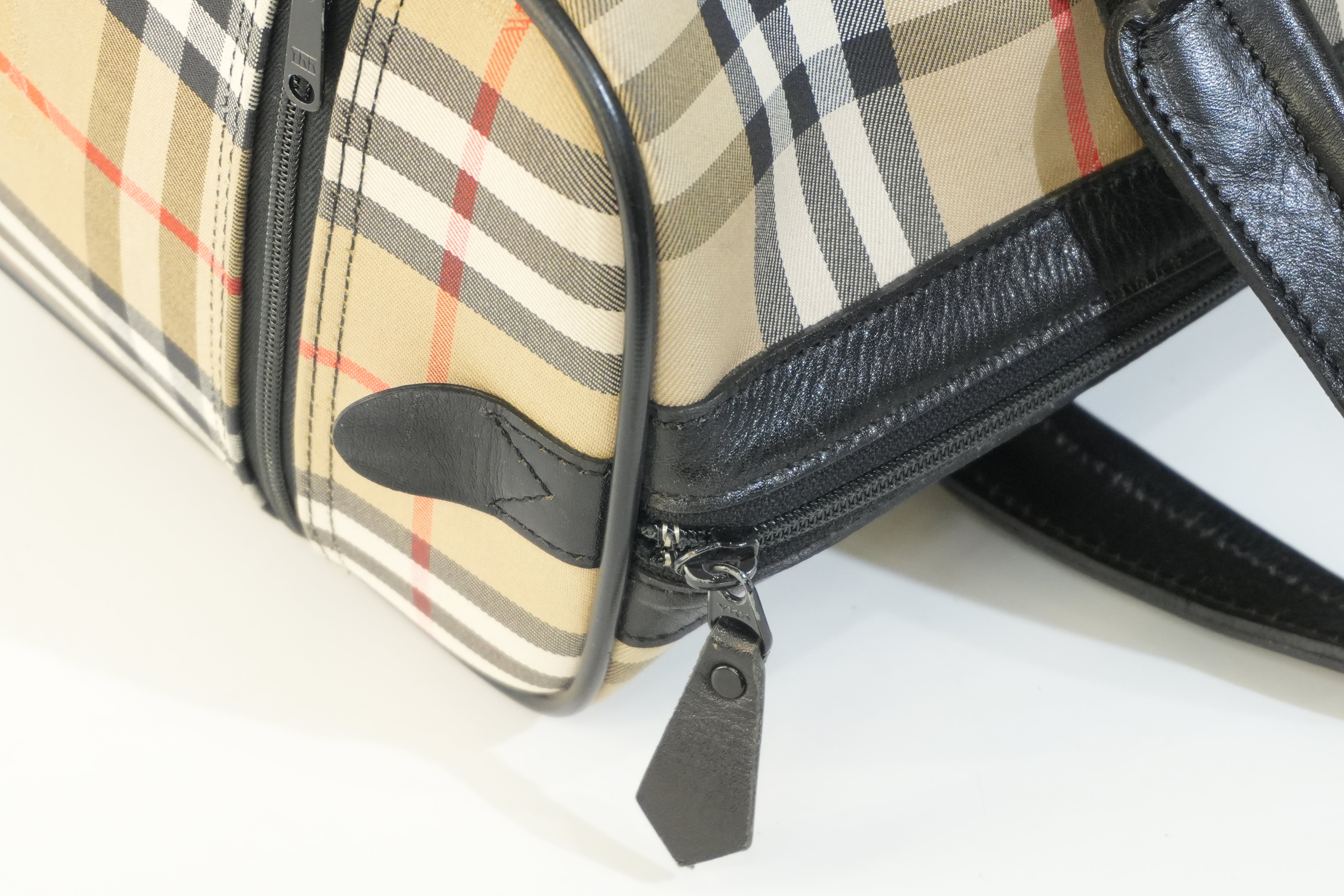 Pre-owned Burberry Duffle Travel Bag