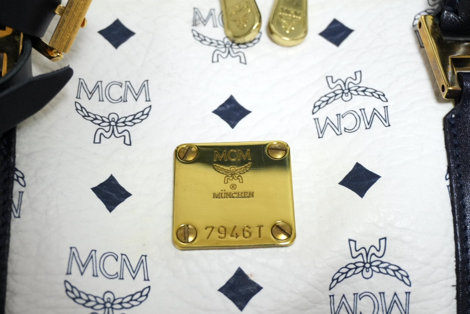 MCM ヴィセトス ウィークエンダーバッグ ホワイト 中古