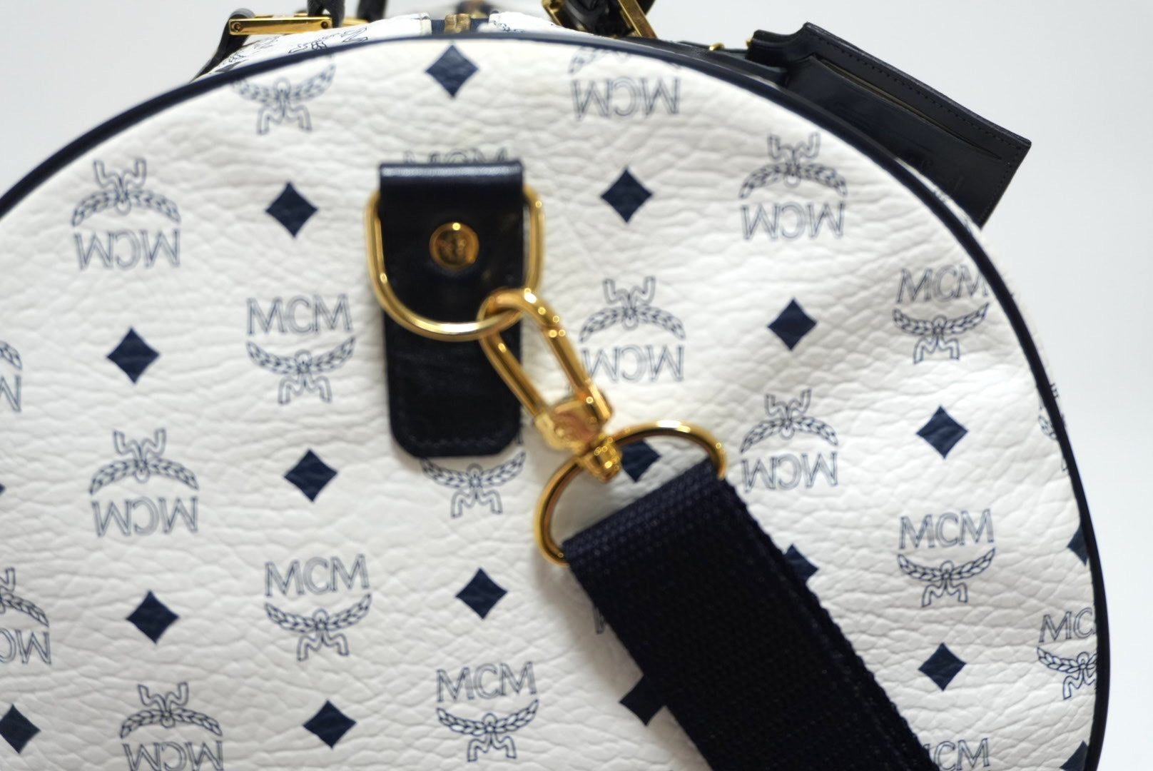 MCM ヴィセトス ウィークエンダーバッグ ホワイト 中古