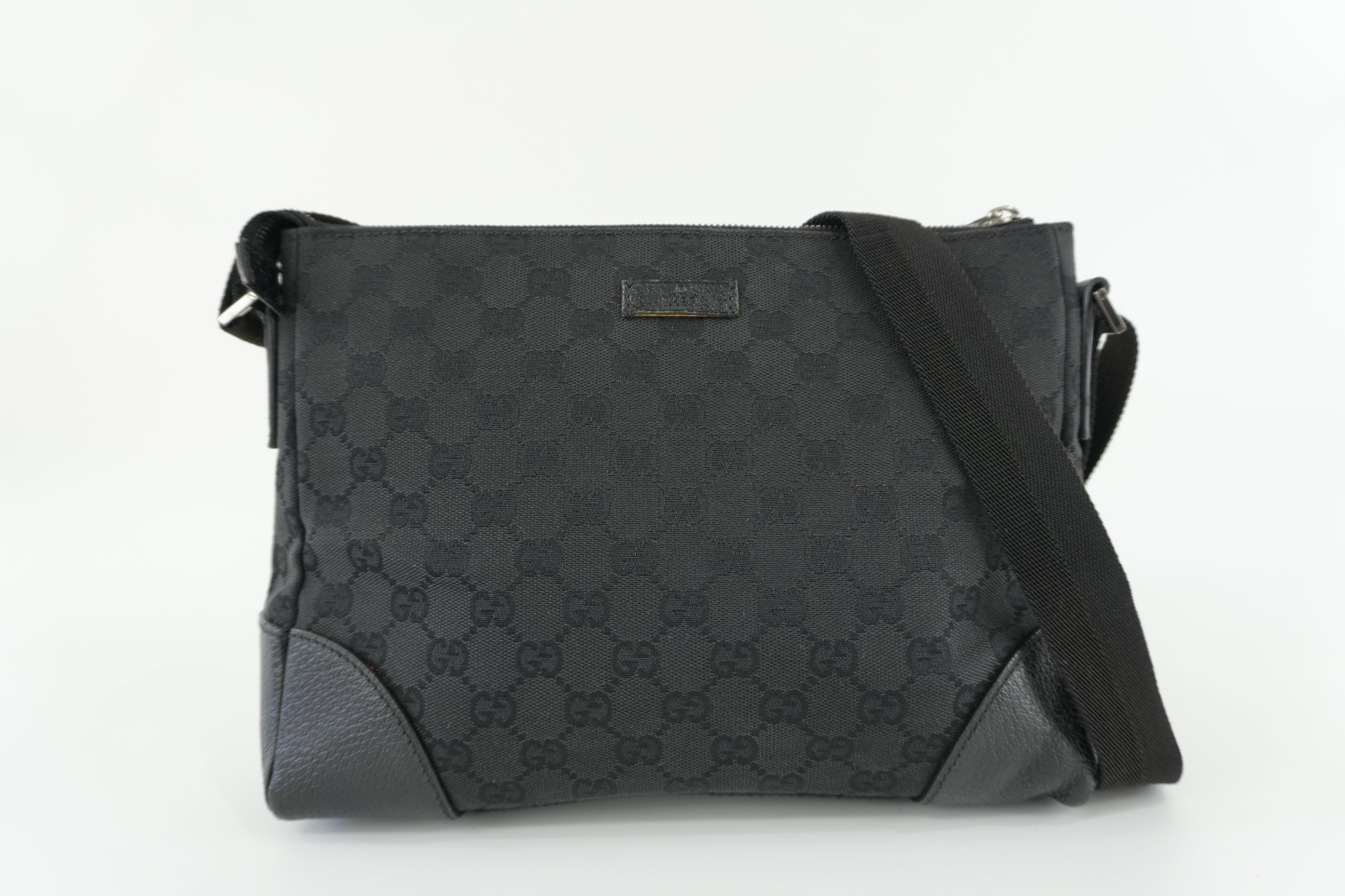 Gucci Shoulder Bag Black Canvas Used
